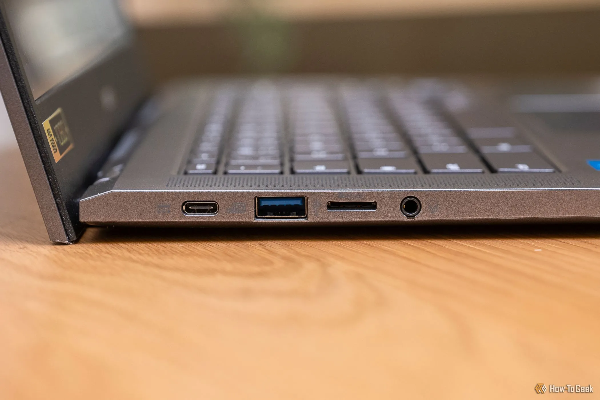 Các cổng kết nối ở cạnh trái của Acer Chromebook Plus 514