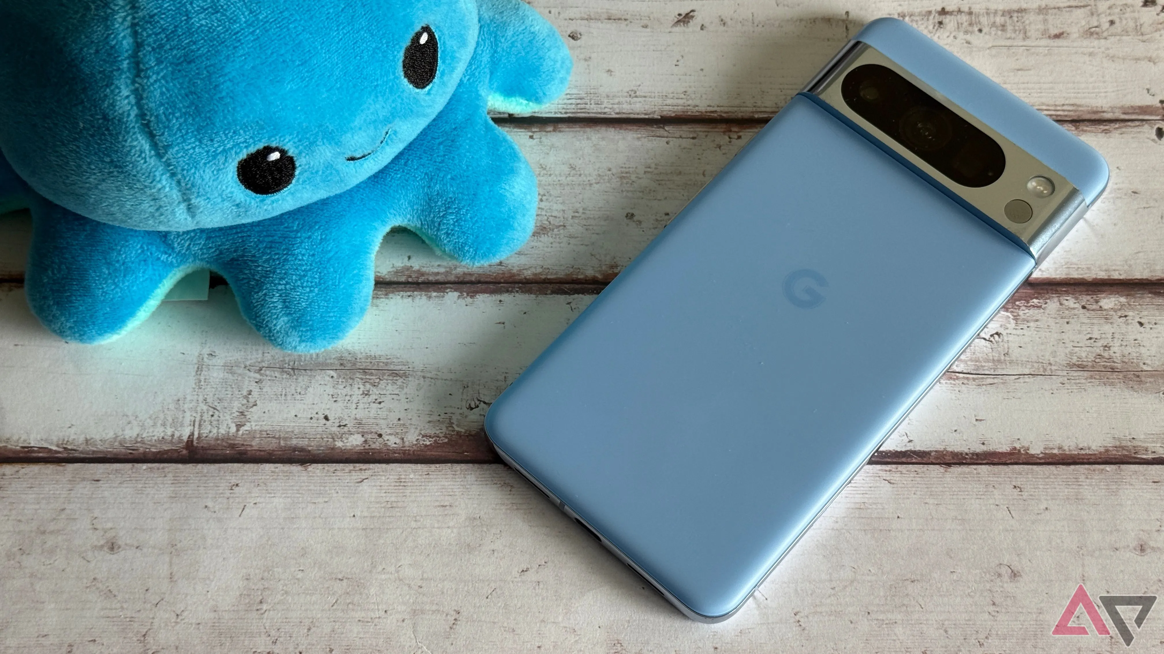 Điện thoại Google Pixel 8 Pro minh họa cho dòng Pixel