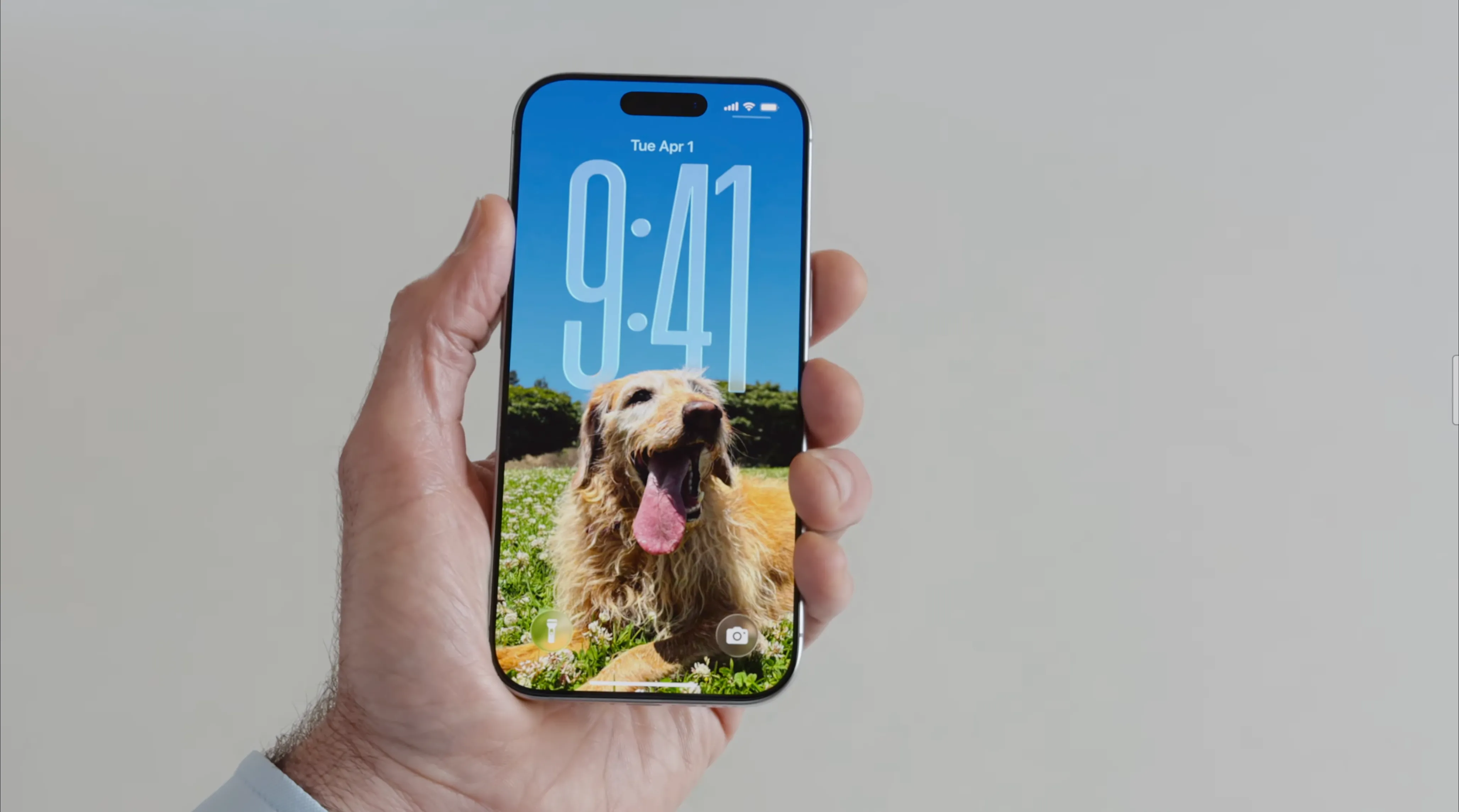 Đồng hồ động trên màn hình khóa iOS 26.