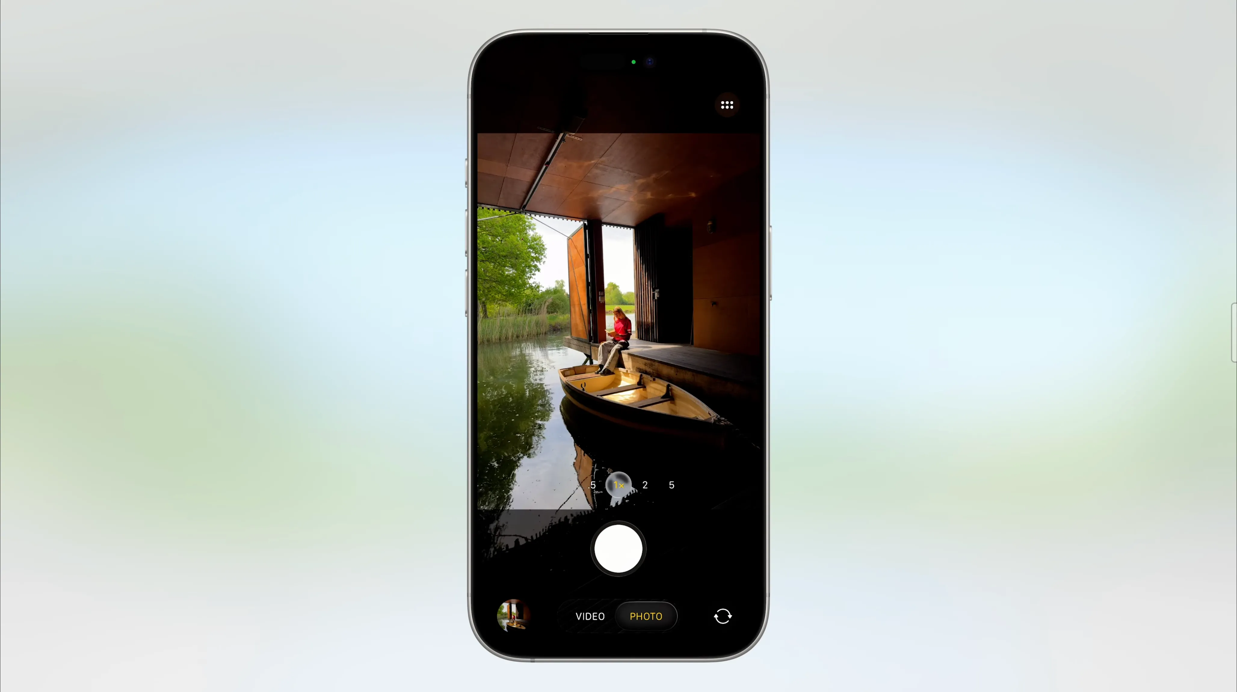 Giao diện Camera mới trên iOS 26.