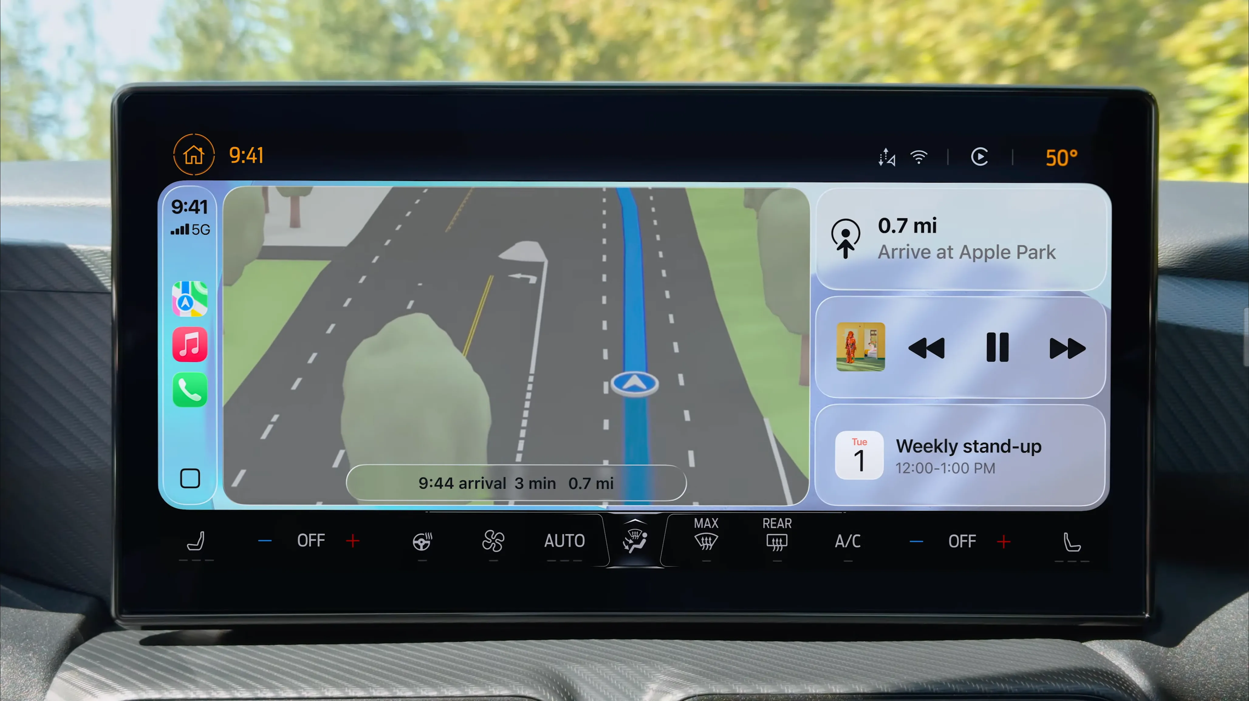 Giao diện CarPlay trong iOS 26.