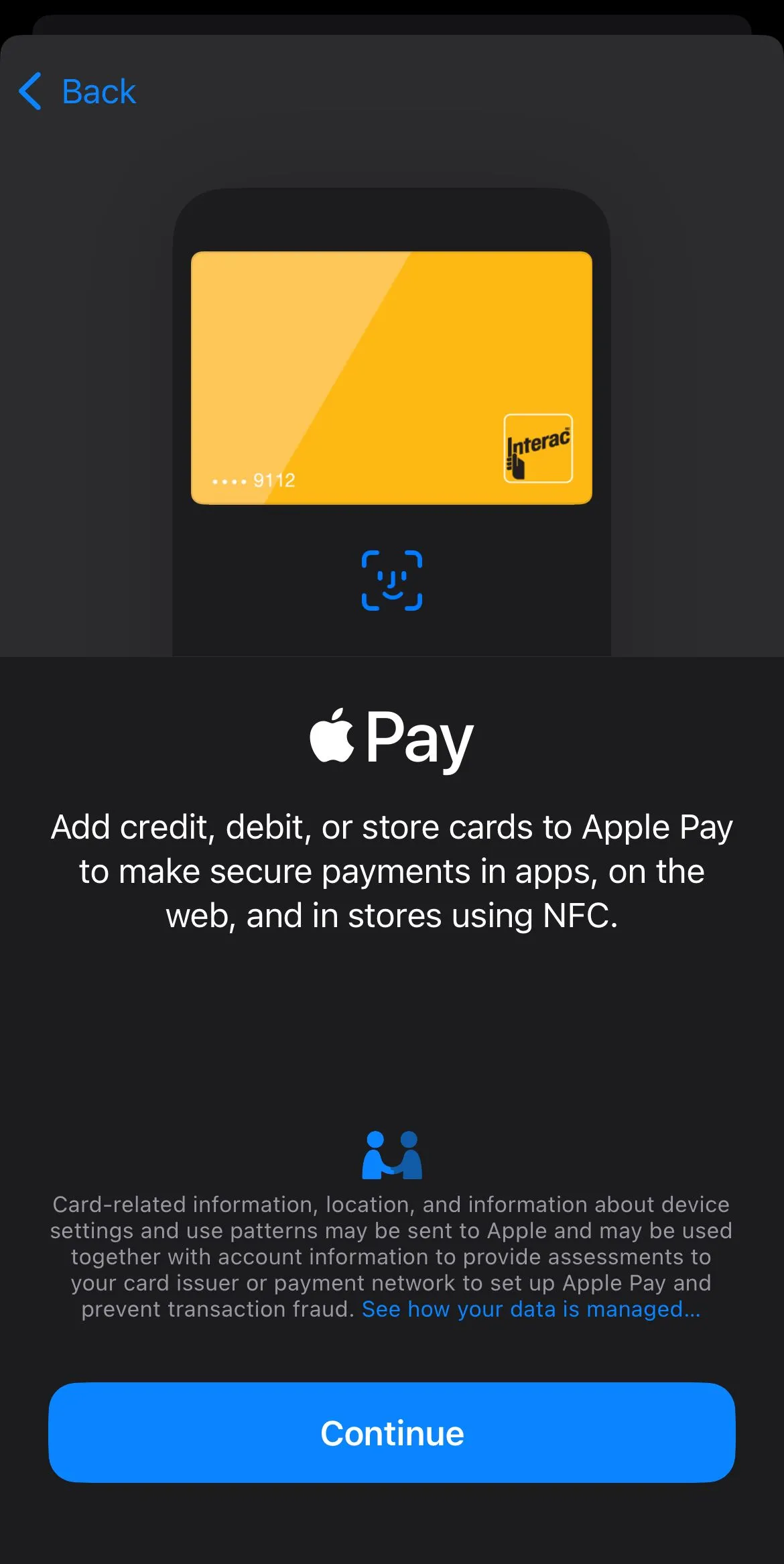 Màn hình thêm thẻ tín dụng hoặc thẻ ghi nợ vào Ví Apple bằng cách quét hoặc nhập thủ công.