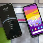 So sánh giao diện điện thoại Pixel đơn giản hóa với giao diện chuẩn, minh họa cách giảm sự phân tâm