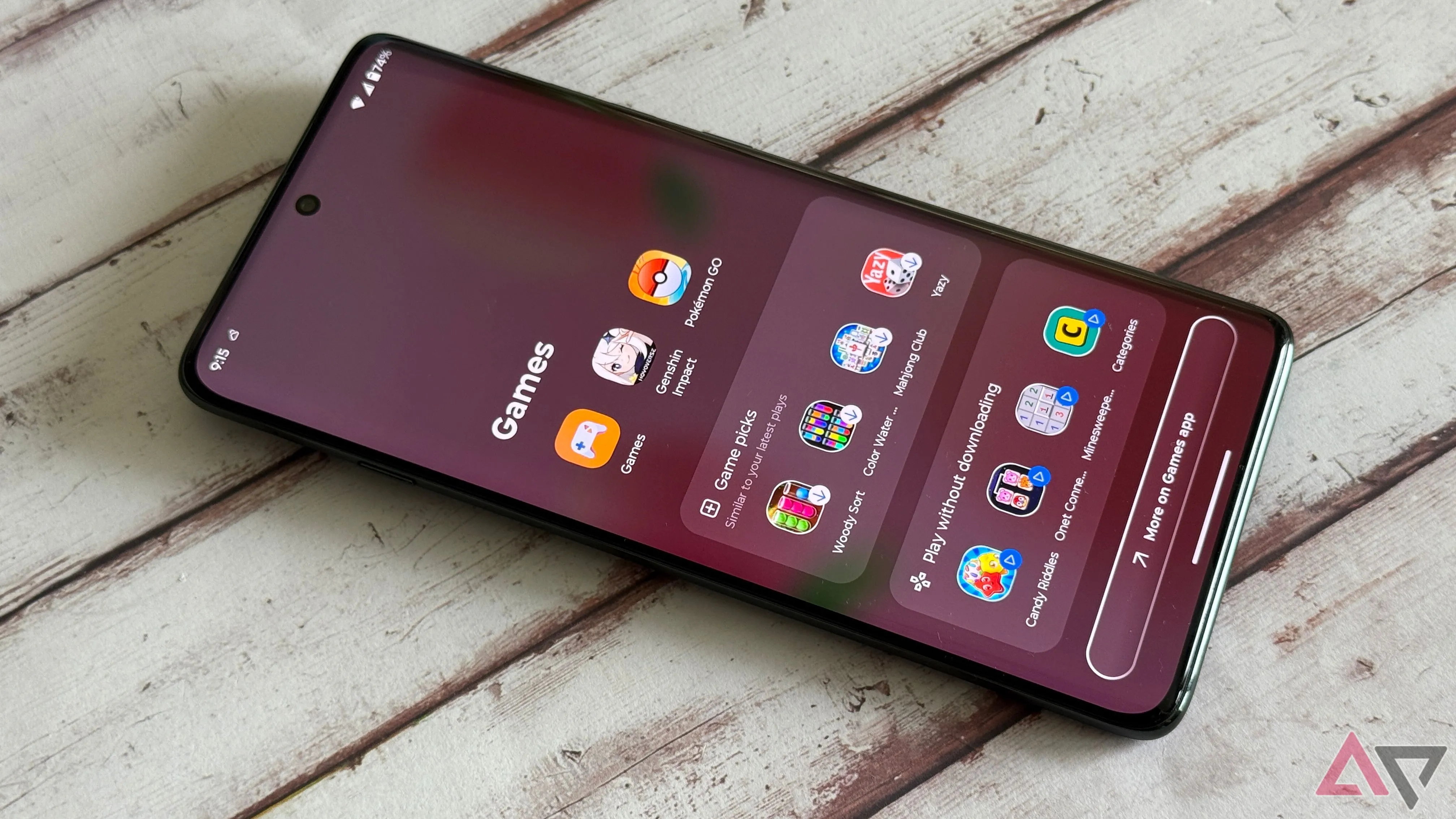 Thư mục chứa ứng dụng cài sẵn (bloatware) trên Motorola Edge 2025
