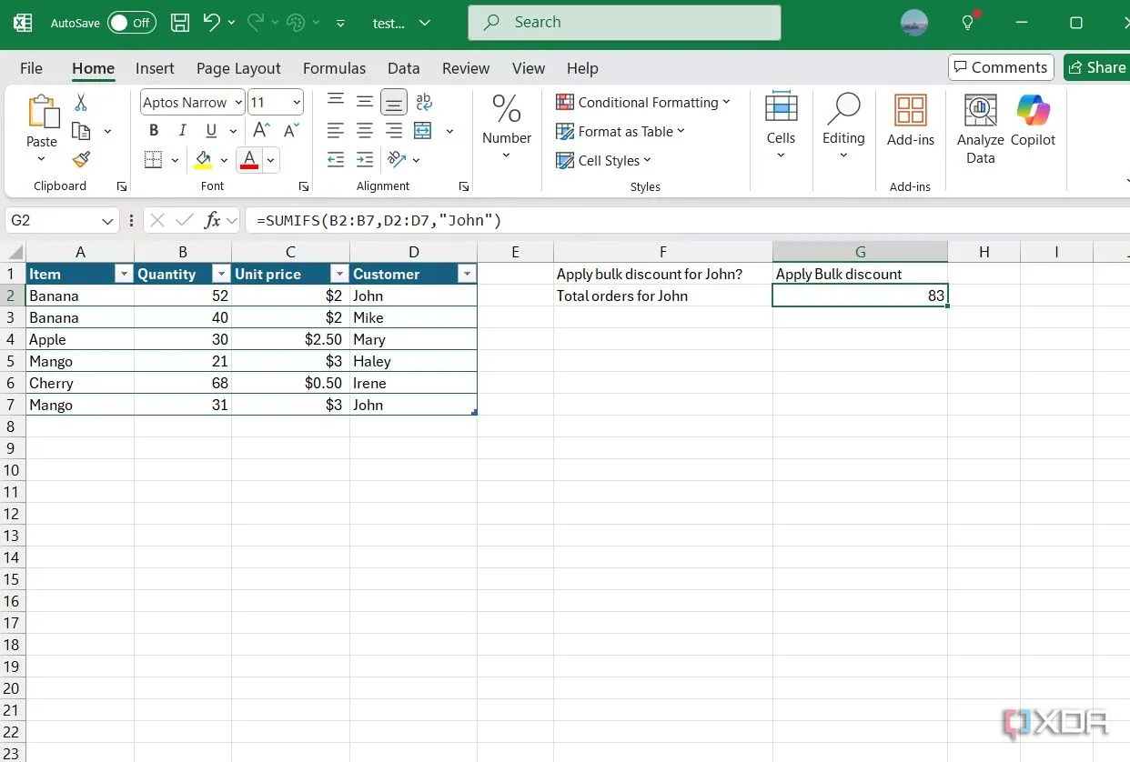 Cách áp dụng hàm SUMIFS trong Excel để tính tổng số lượng trái cây đã mua bởi một khách hàng cụ thể dựa trên nhiều tiêu chí.