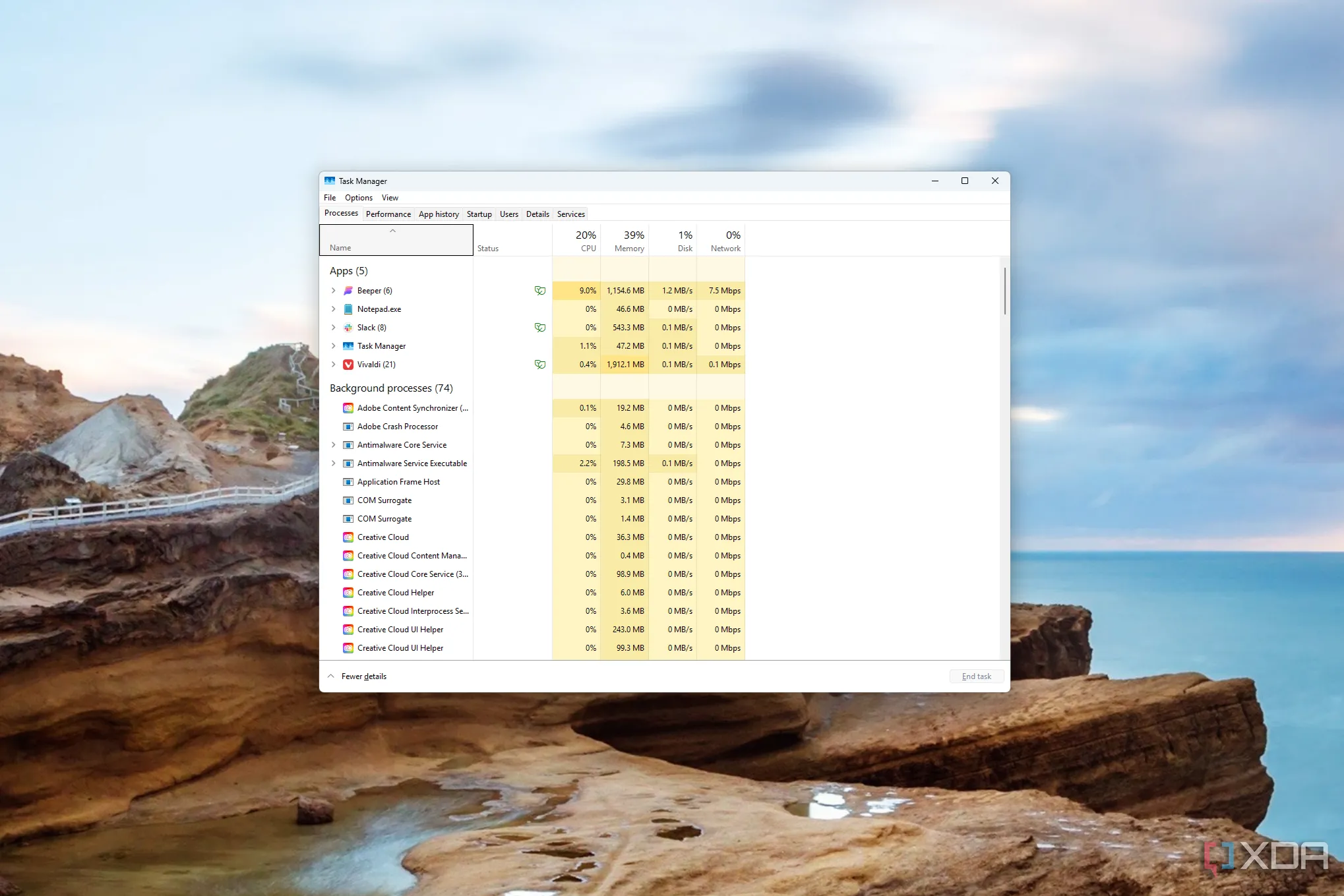 Giao diện Task Manager cổ điển với các tab quen thuộc đang chạy trên Windows 11