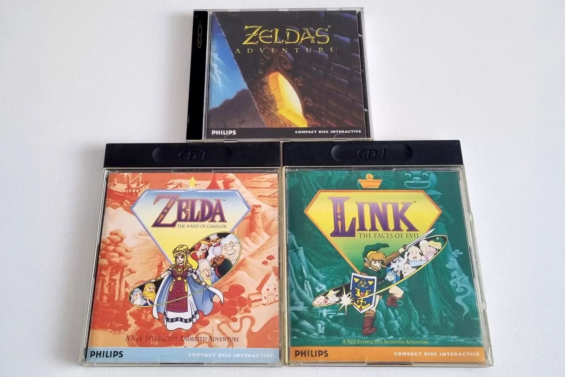 Hình ảnh bìa ba game Zelda tệ hại phát hành trên console Philips CD-i