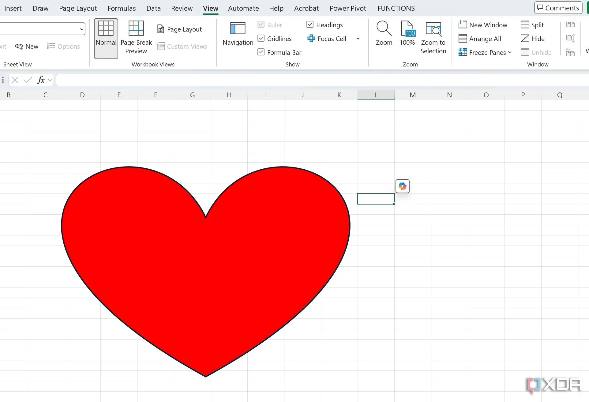Hình trái tim được vẽ bằng các ô màu trong Excel, minh họa cho việc tạo lời cầu hôn lãng mạn và độc đáo.