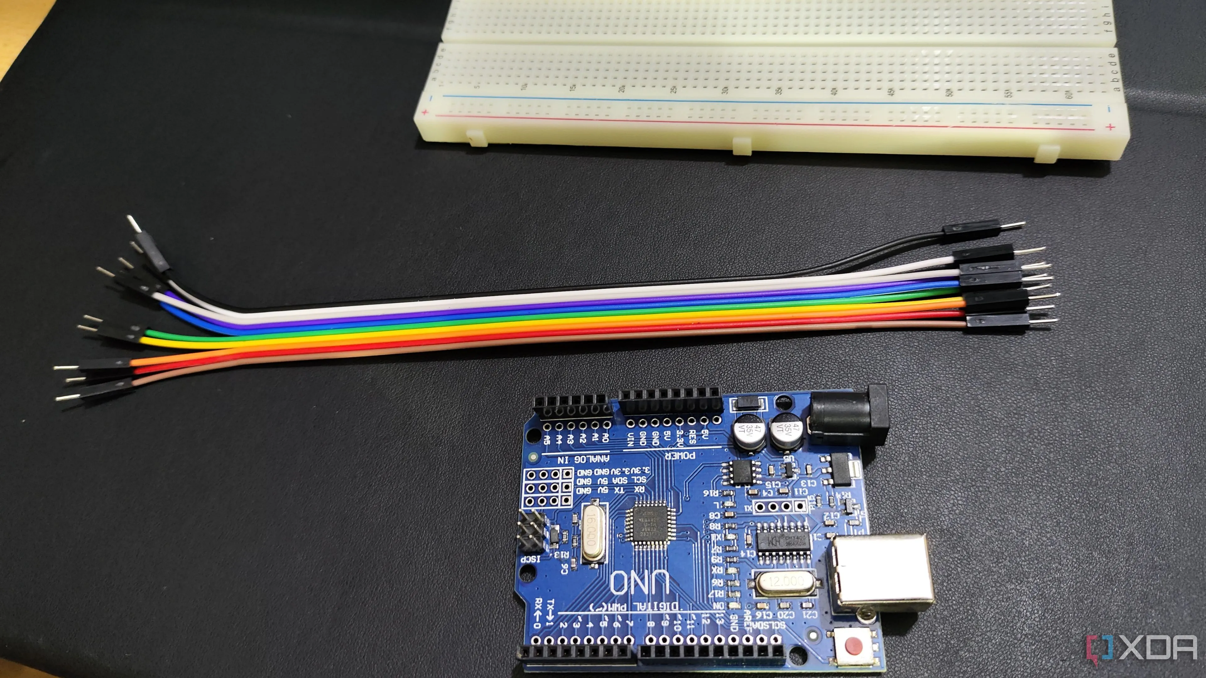 Mô hình mạch điện Arduino Uno kết nối qua cổng nối tiếp USB-serial