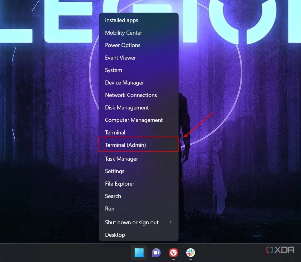 Mở Windows Terminal với quyền quản trị viên từ menu Start của Windows 11