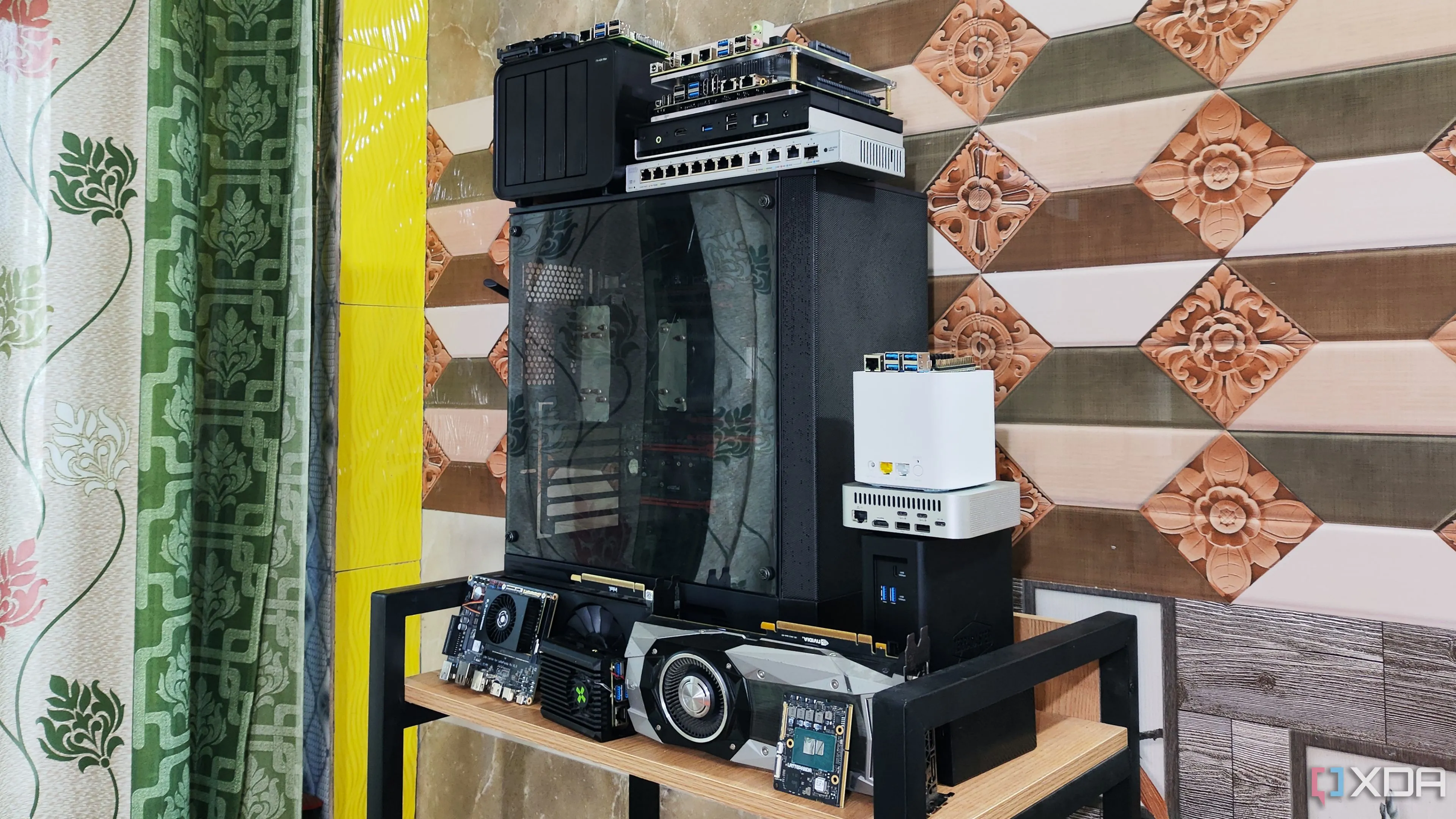 Tập hợp các thiết bị phần cứng đa dạng thường sử dụng trong Home Lab
