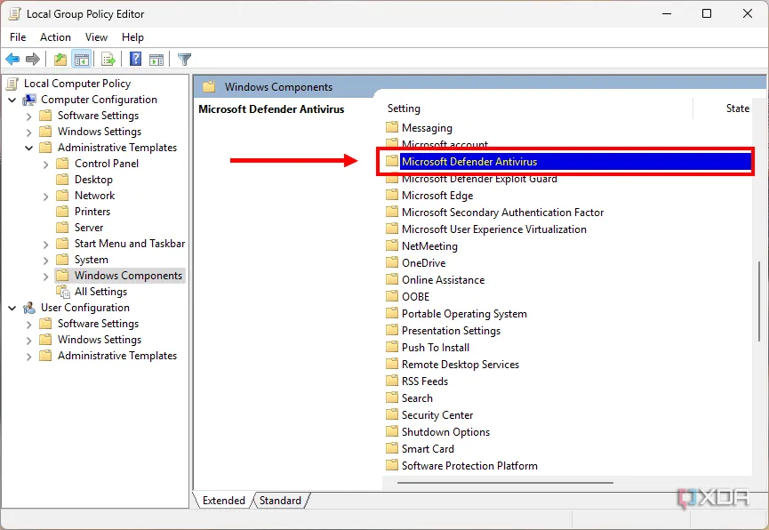 Thư mục Microsoft Defender Antivirus được làm nổi bật trong Group Policy Editor