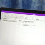 Ứng dụng OneNote đang mở trên MacBook, giao diện ghi chú chuyên nghiệp.