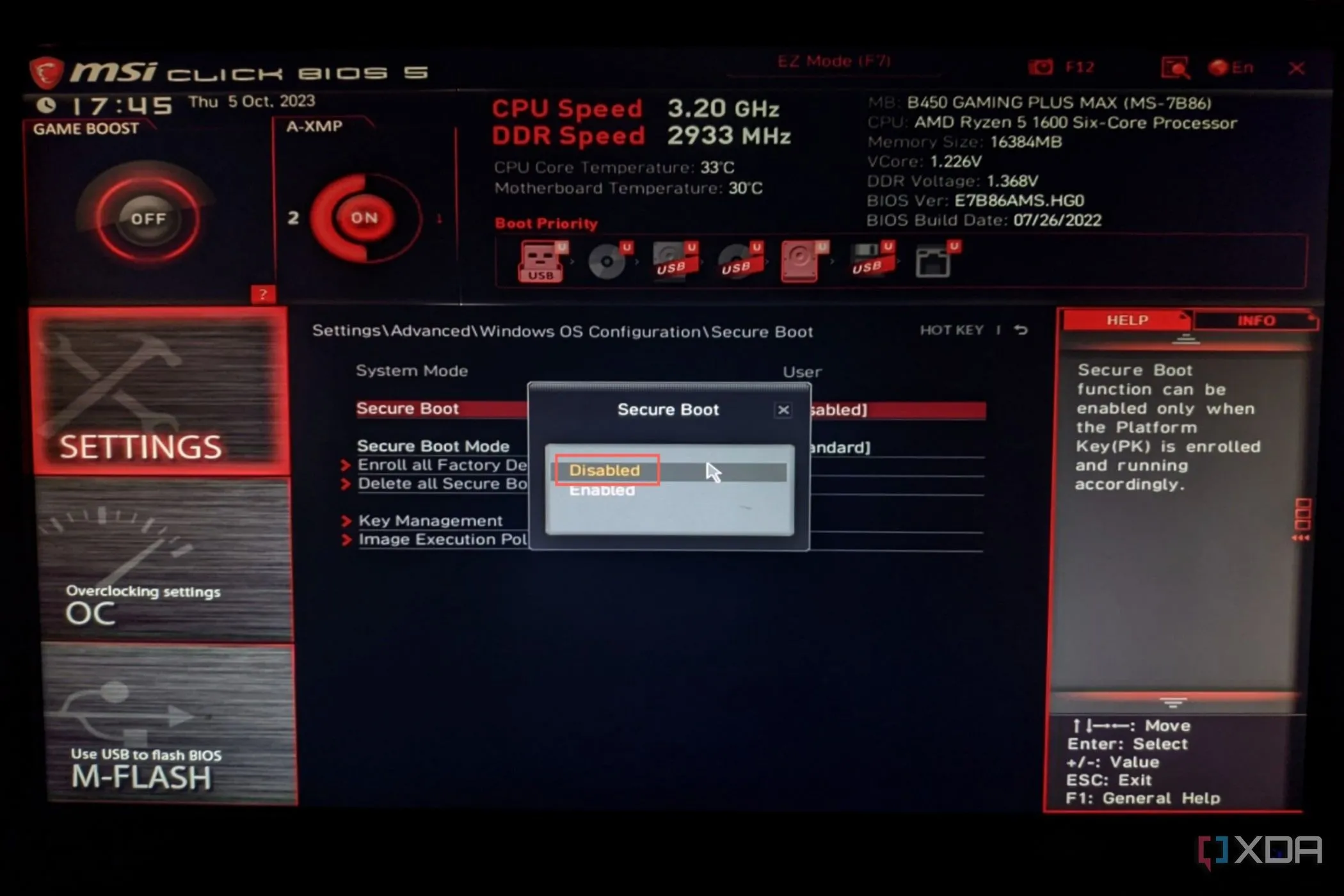 Ảnh chụp màn hình thể hiện tùy chọn Secure Boot trong BIOS