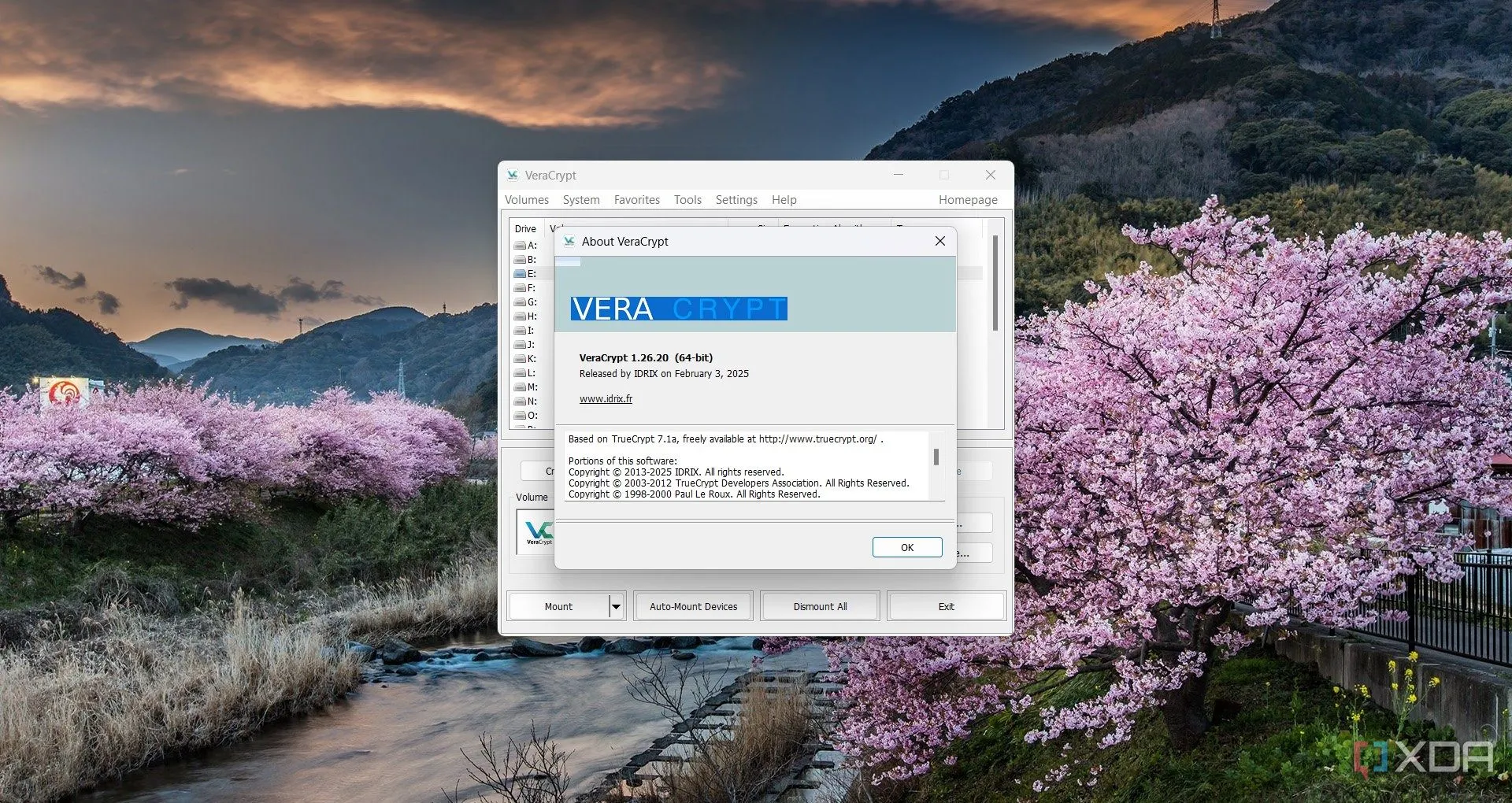Ảnh chụp màn hình trang giới thiệu về VeraCrypt, nhấn mạnh tính minh bạch của phần mềm mã nguồn mở