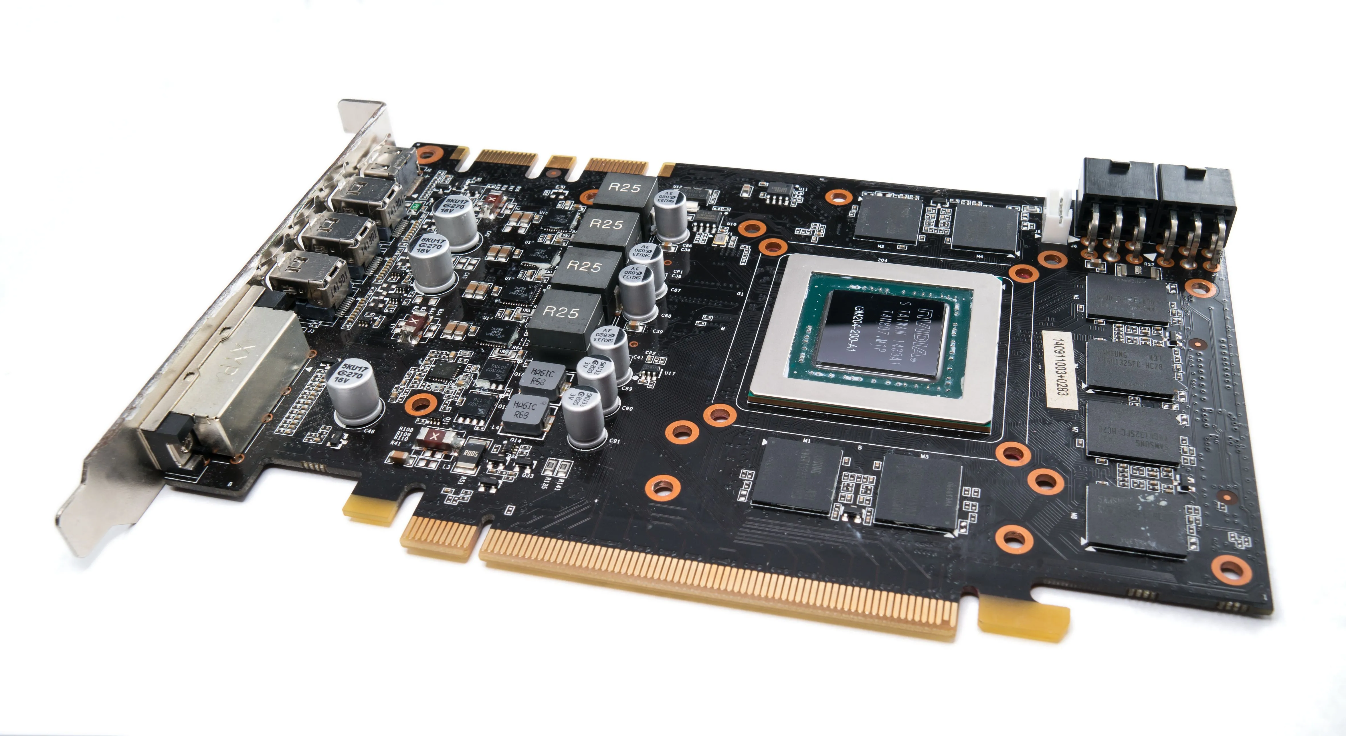 Ảnh PCB của một chiếc GTX 970, thể hiện cấu trúc bộ nhớ.