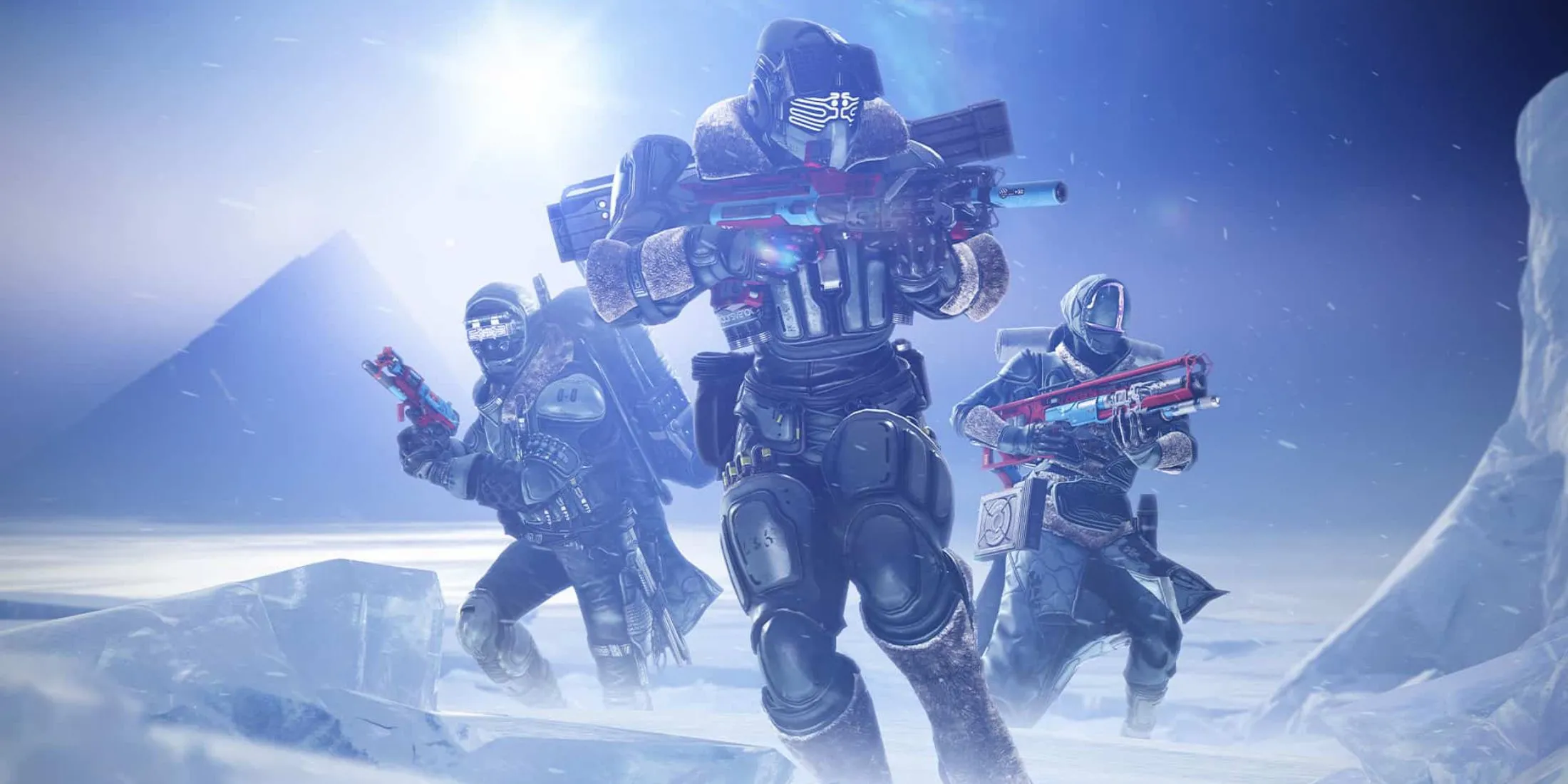 Ba nhân vật Warlock, Gambit và Guardian trong Destiny 2 với vũ khí và trang bị đặc trưng