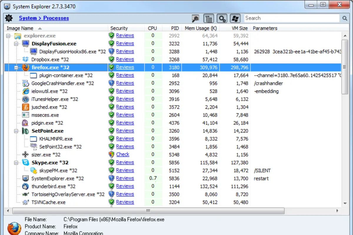 Bảng điều khiển System Explorer hiển thị tổng quan hệ thống, tiến trình và thông tin mạng