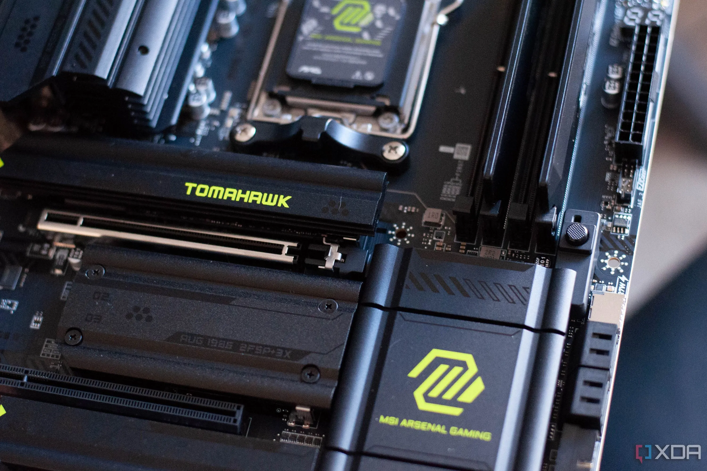 Bo mạch chủ MSI MAG X870E Tomahawk Wifi hỗ trợ PCIe 5.0 và DDR5