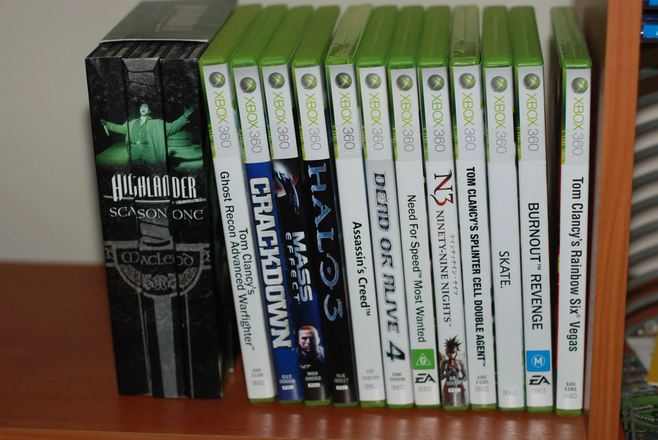 Bộ sưu tập đĩa game Xbox 360, biểu tượng cho lịch sử và kho game console phong phú của Xbox