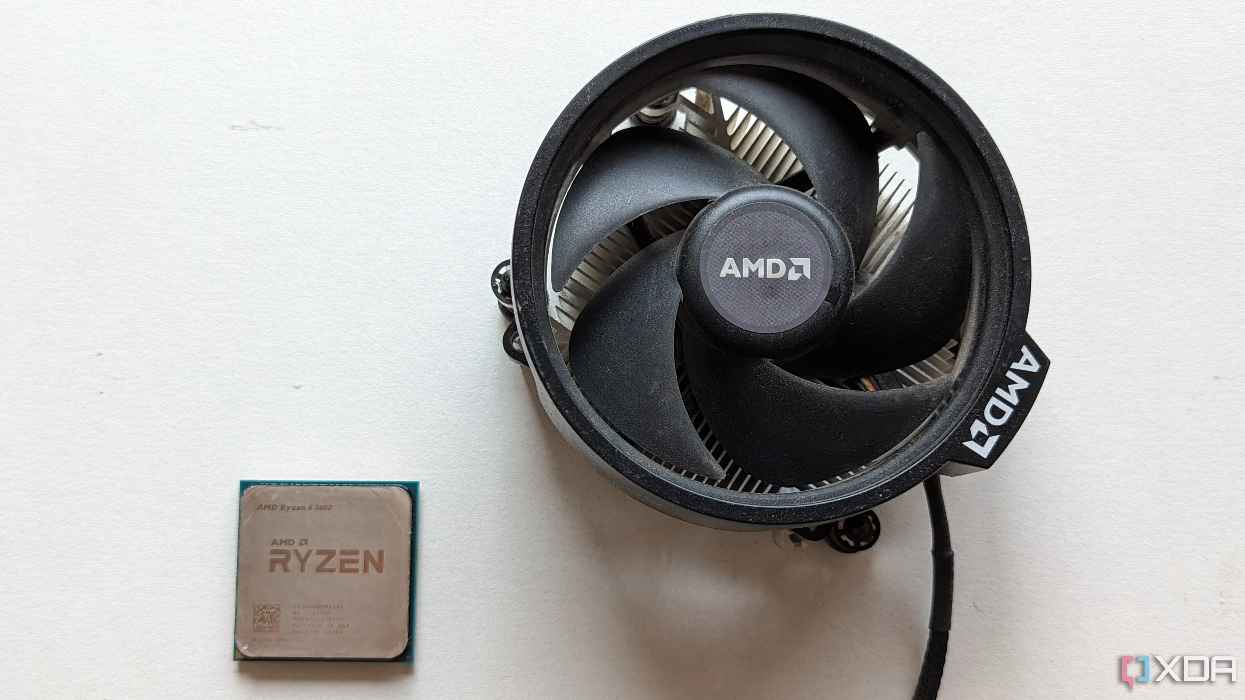 Bộ vi xử lý AMD Ryzen 5 1600 và tản nhiệt Wraith Stealth đi kèm