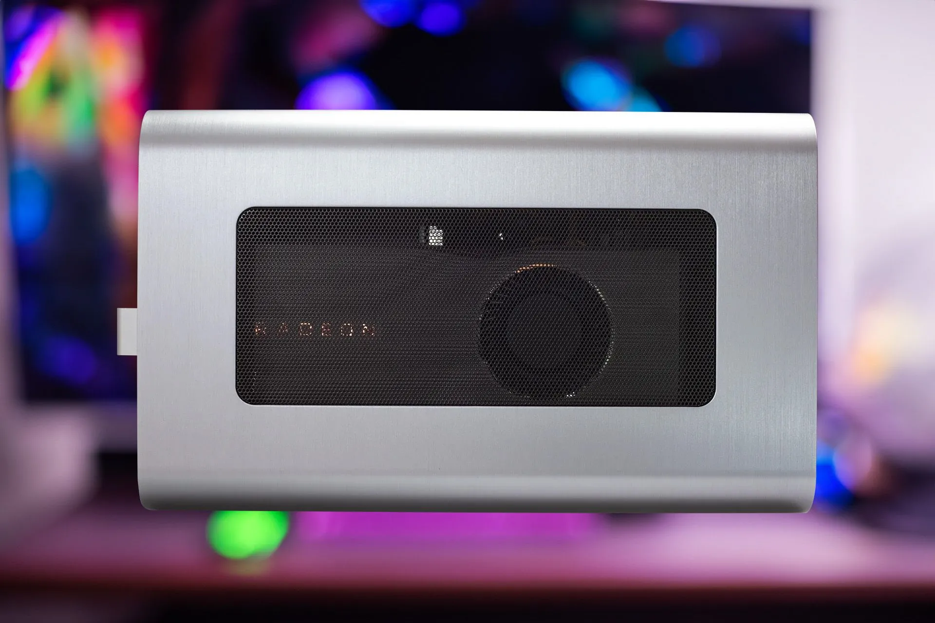 Bộ vỏ eGPU Mantiz Saturn với thiết kế hiện đại