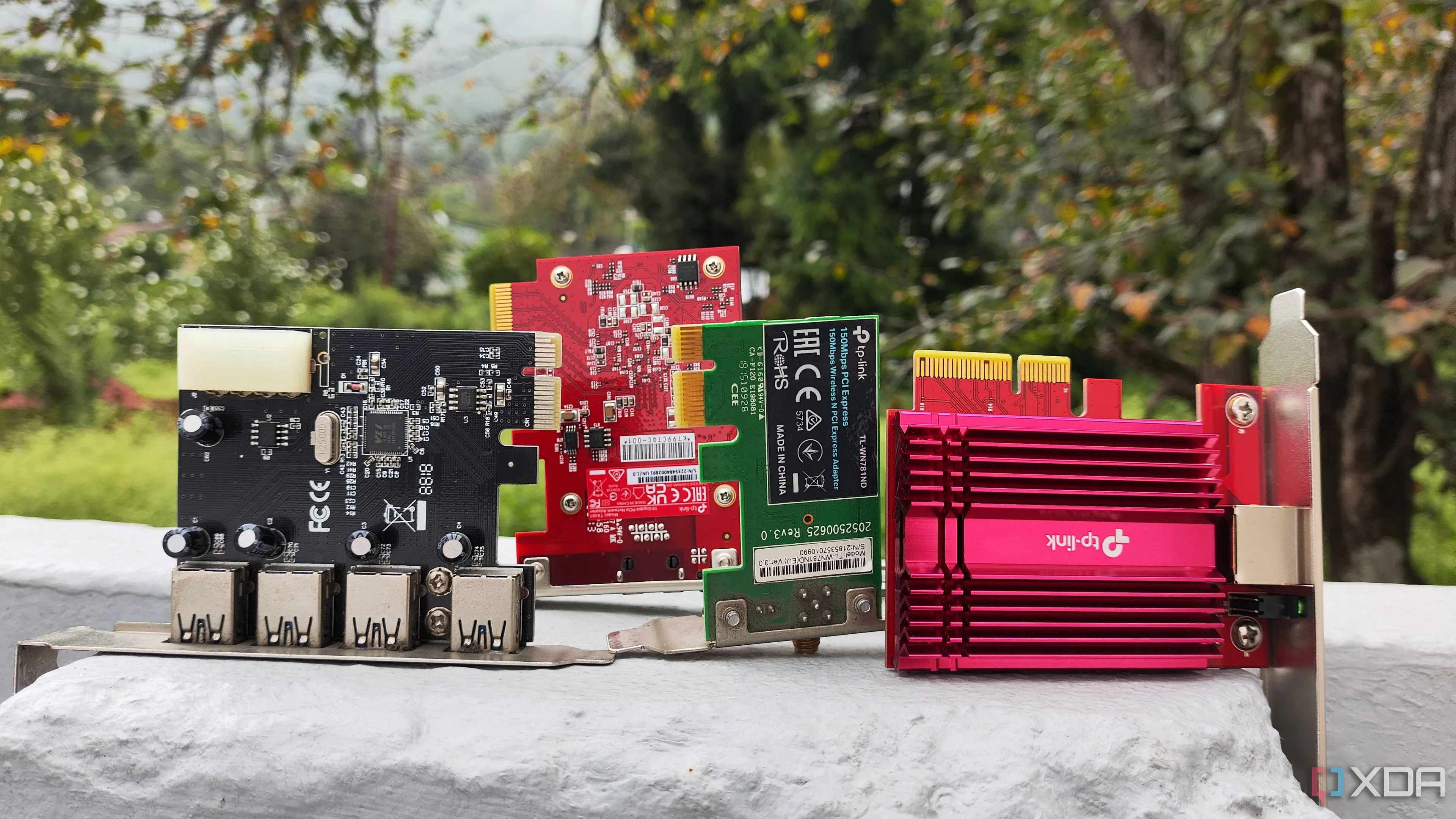 Bốn card mở rộng PCIe khác nhau cho máy chủ hoặc NAS