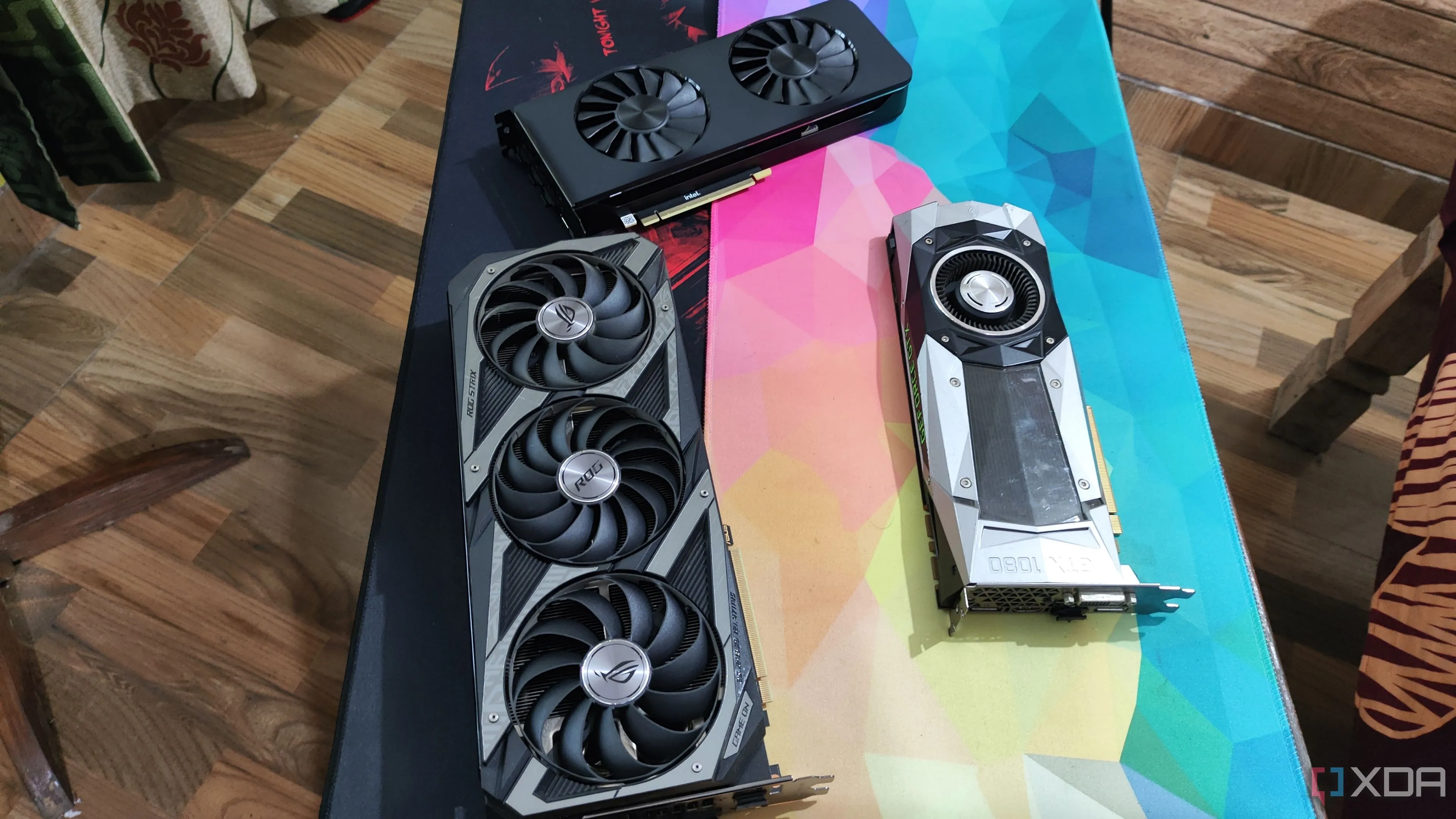 Các loại card đồ họa như Intel Arc A750, ASUS ROG Strix RTX 3080 Ti và GTX 1080 Ti