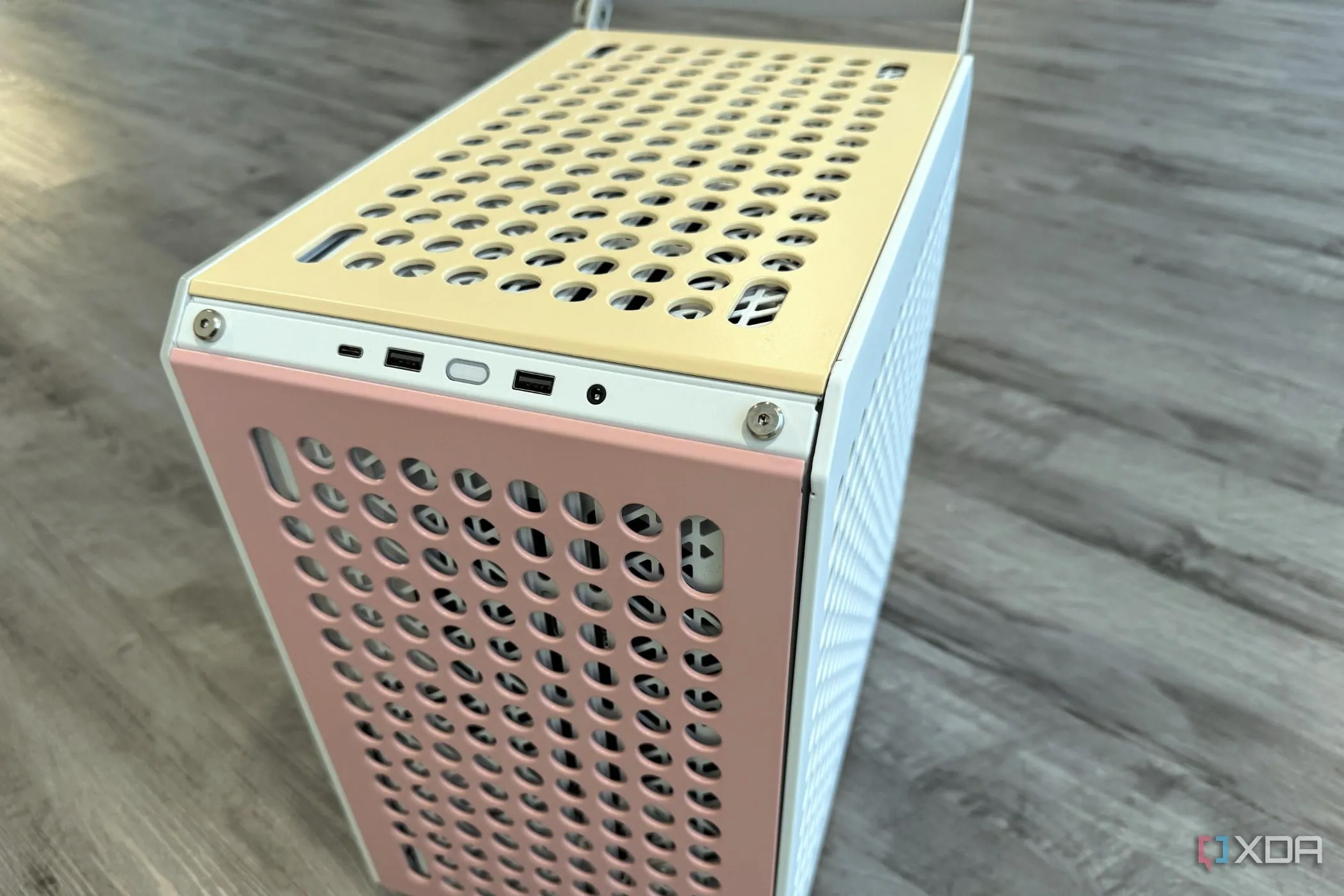 Các tùy chọn màu sắc khác nhau của vỏ case Cooler Master Qube 500, tăng tính cá nhân hóa