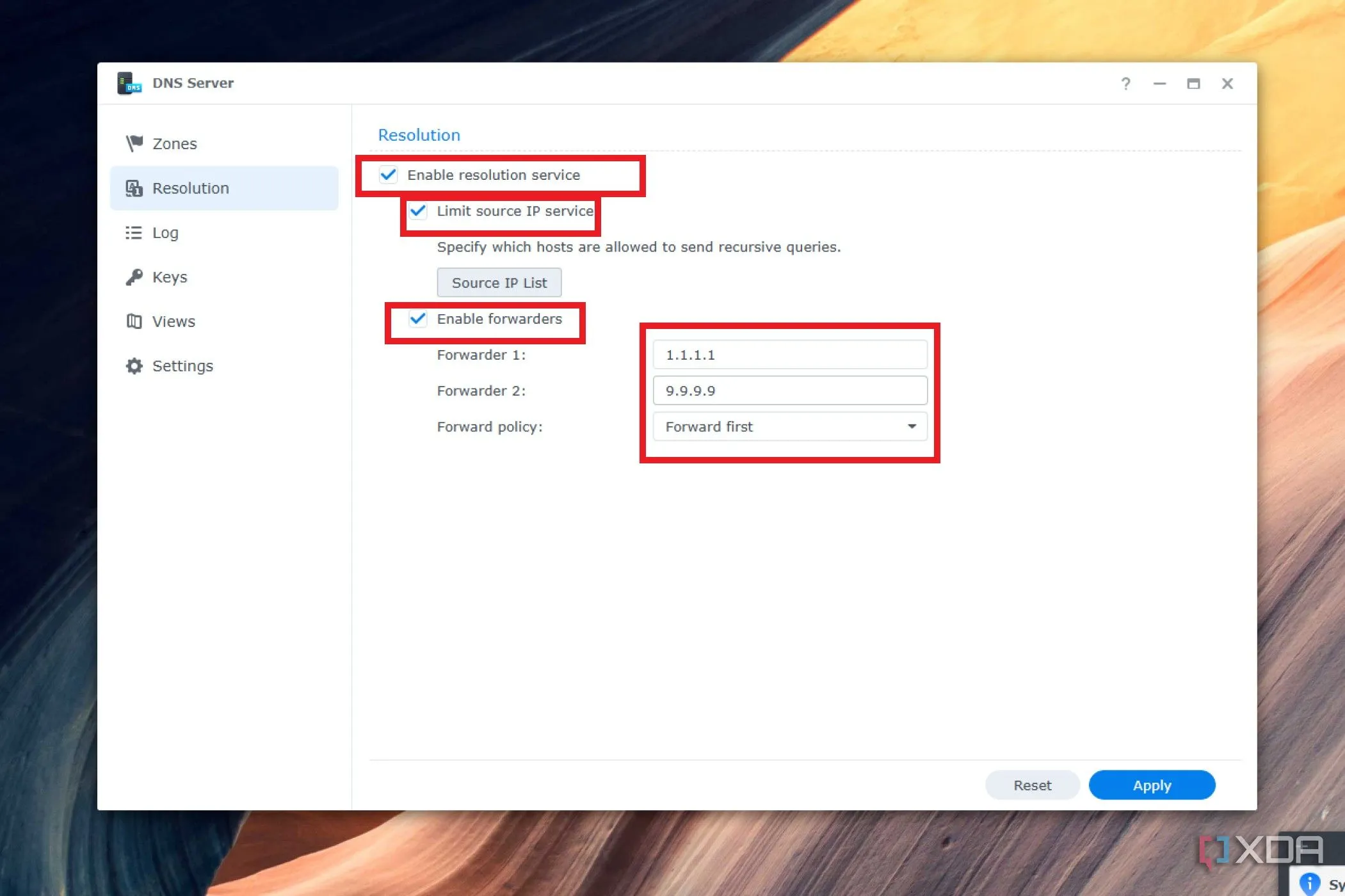 Cài đặt phân giải máy chủ DNS trên thiết bị Synology, minh họa cách cấu hình các máy chủ DNS ngược dòng để tối ưu hóa truy vấn và kiểm soát nội dung.
