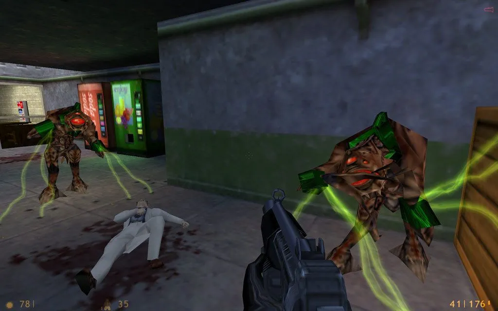 Cảnh chiến đấu trong game Half-Life, với nhân vật chính Gordon Freeman đối đầu với quái vật ngoài hành tinh