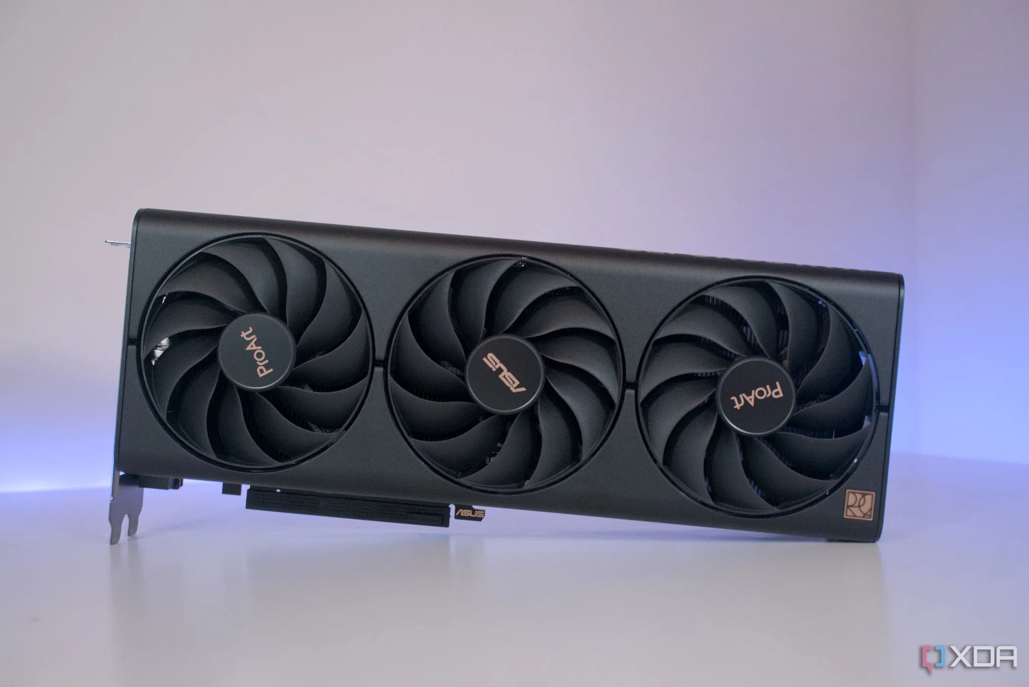 Card đồ họa Asus ProArt GeForce RTX 4060 Ti của Nvidia thường bị phàn nàn về dung lượng VRAM