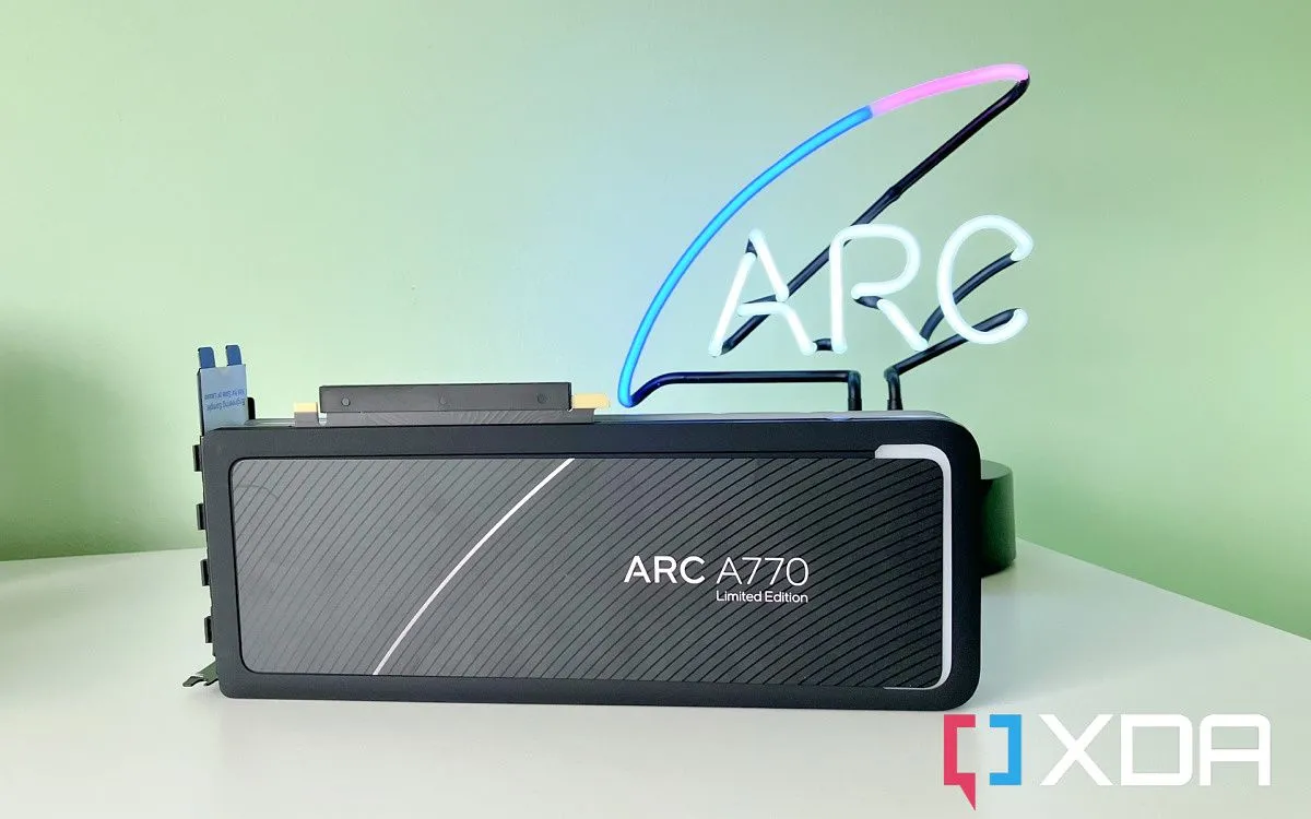Card đồ họa Intel Arc A770 với ánh sáng neon, biểu tượng cho sự lựa chọn thay thế mạnh mẽ cho GPU Nvidia trong việc chạy LLM cục bộ.