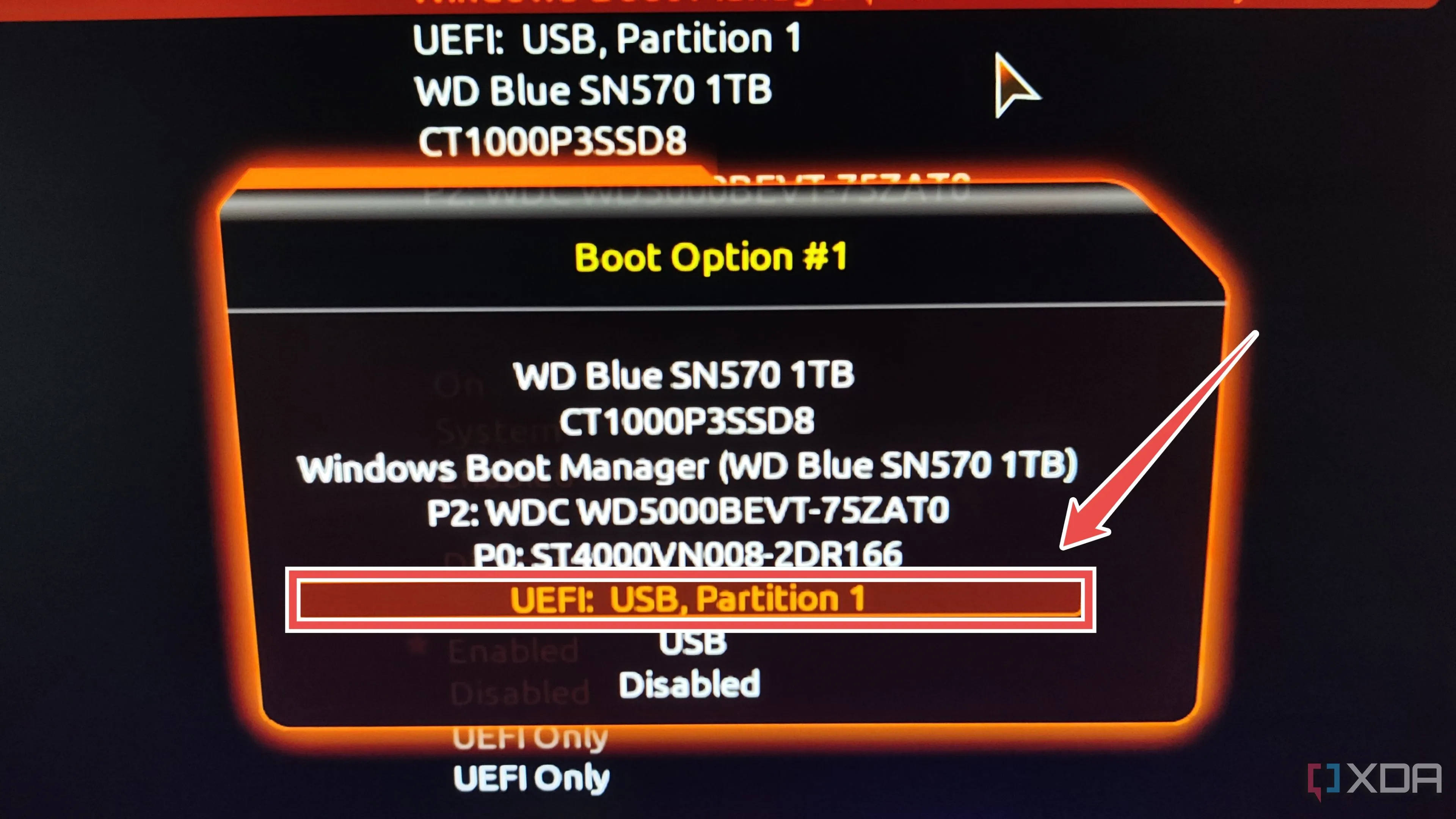 Cấu hình tùy chọn khởi động trong BIOS để ưu tiên USB chứa Qubes OS