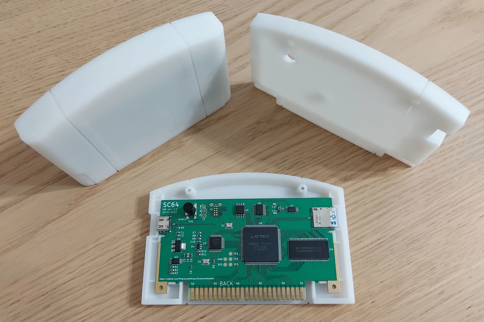 Cấu tạo bên trong của SummerCart64, một loại flash cart cho Nintendo 64