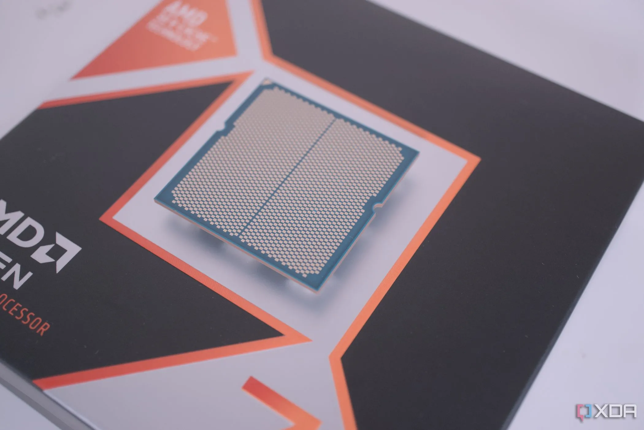 Chip AMD Ryzen 7 9800X3D, minh họa cấu hình lõi tối ưu cho gaming