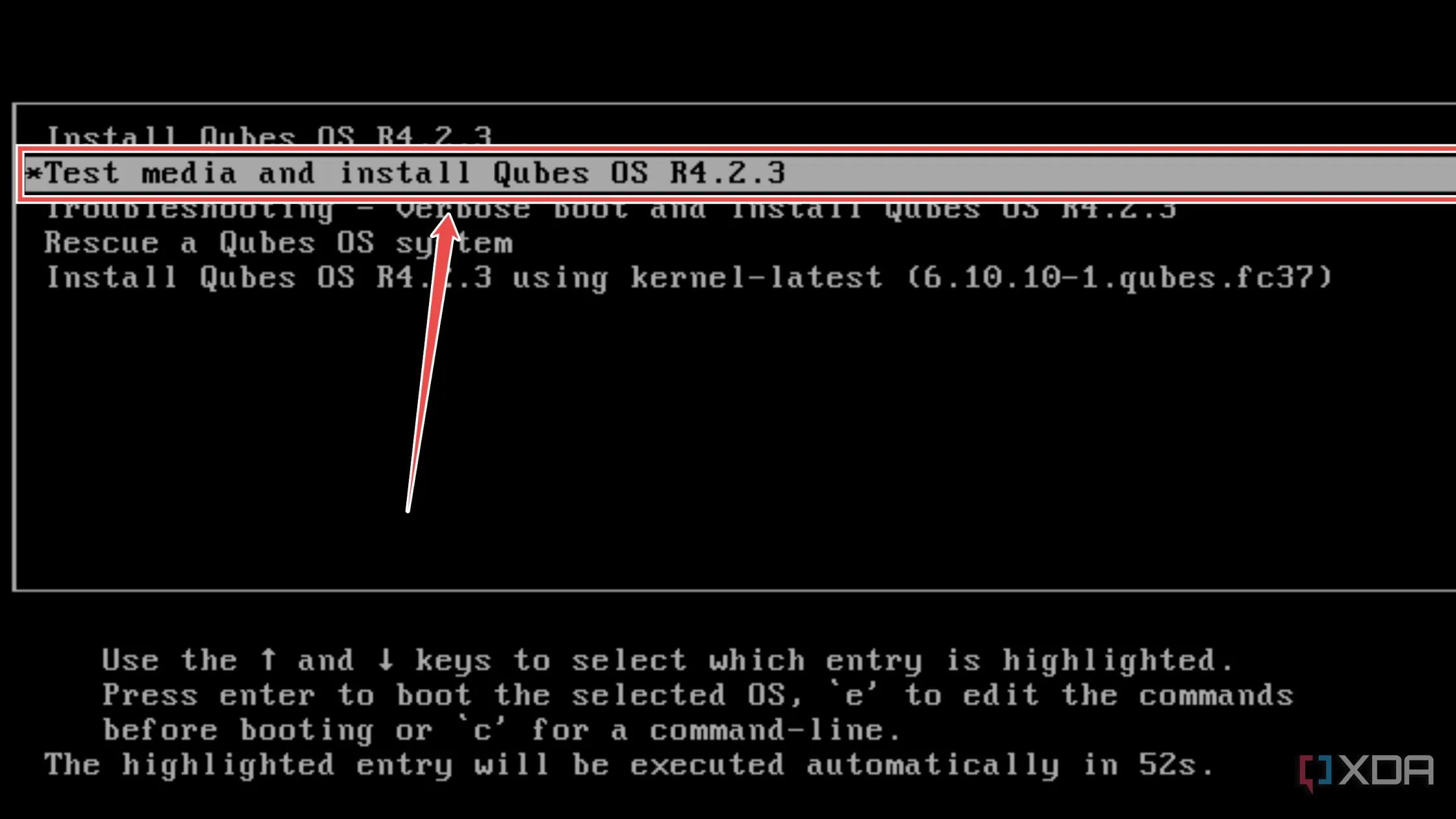 Chọn tùy chọn &quot;Test media and install Qubes OS&quot; để bắt đầu quá trình cài đặt