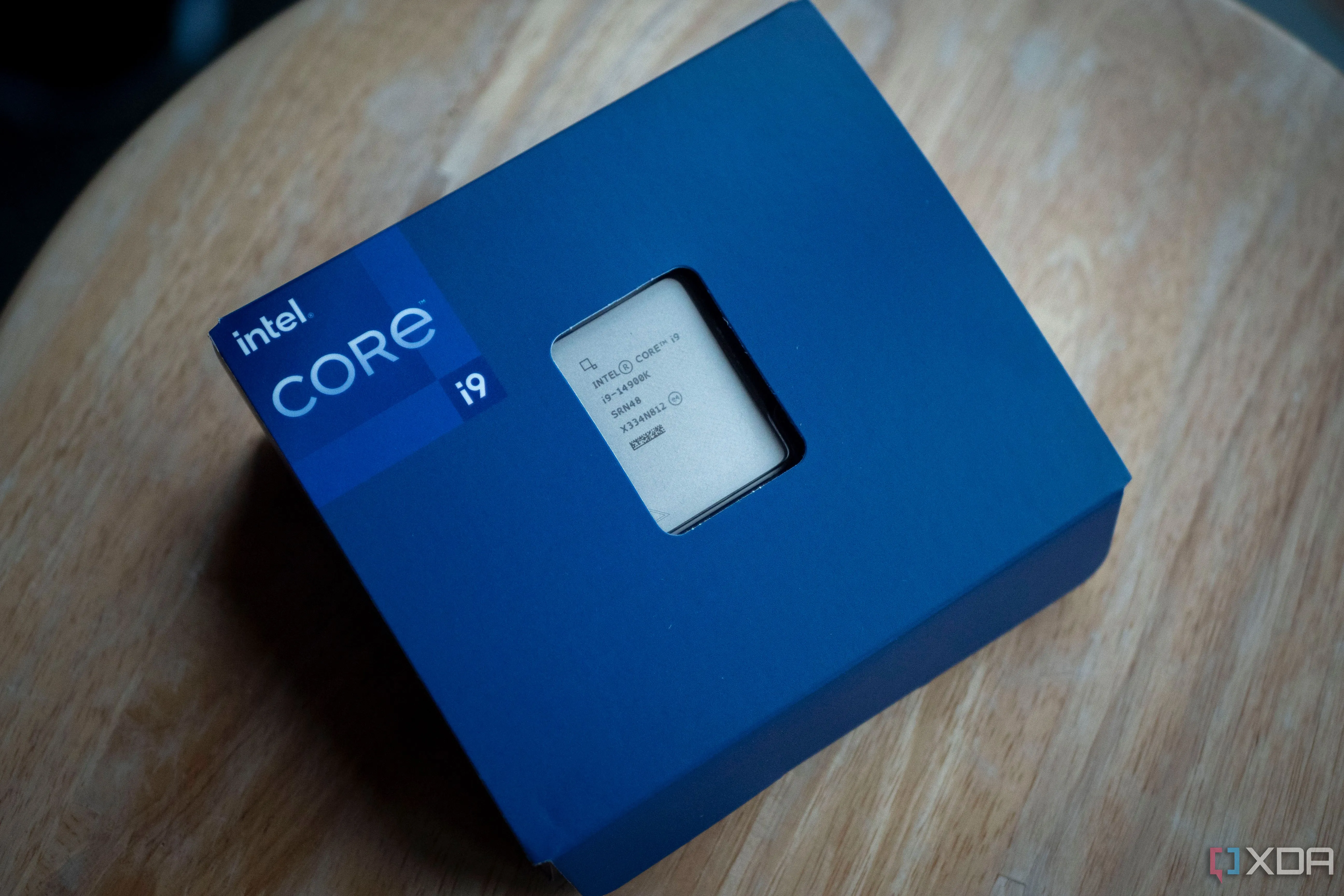 CPU Intel i9-14900K được làm mát bằng nitơ lỏng trong quá trình ép xung