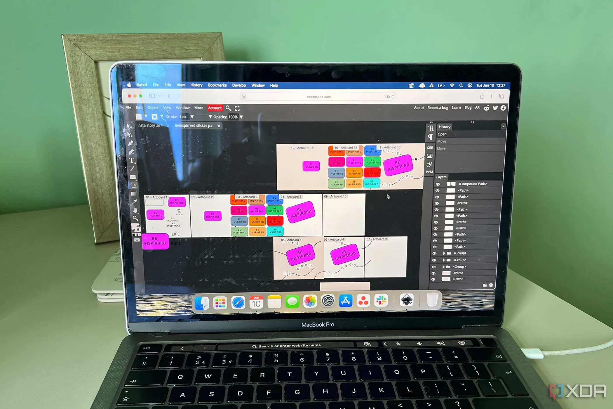 Dự án Vectorpea hiển thị trên MacBook với logo Inkscape
