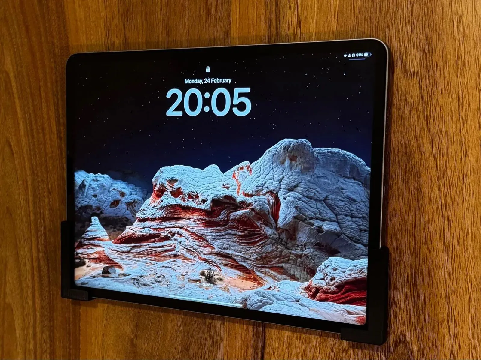 Giá gắn tường in 3D màu đen dành cho iPad Pro 12.9 inch năm 2022, biến máy tính bảng thành bảng điều khiển smart home