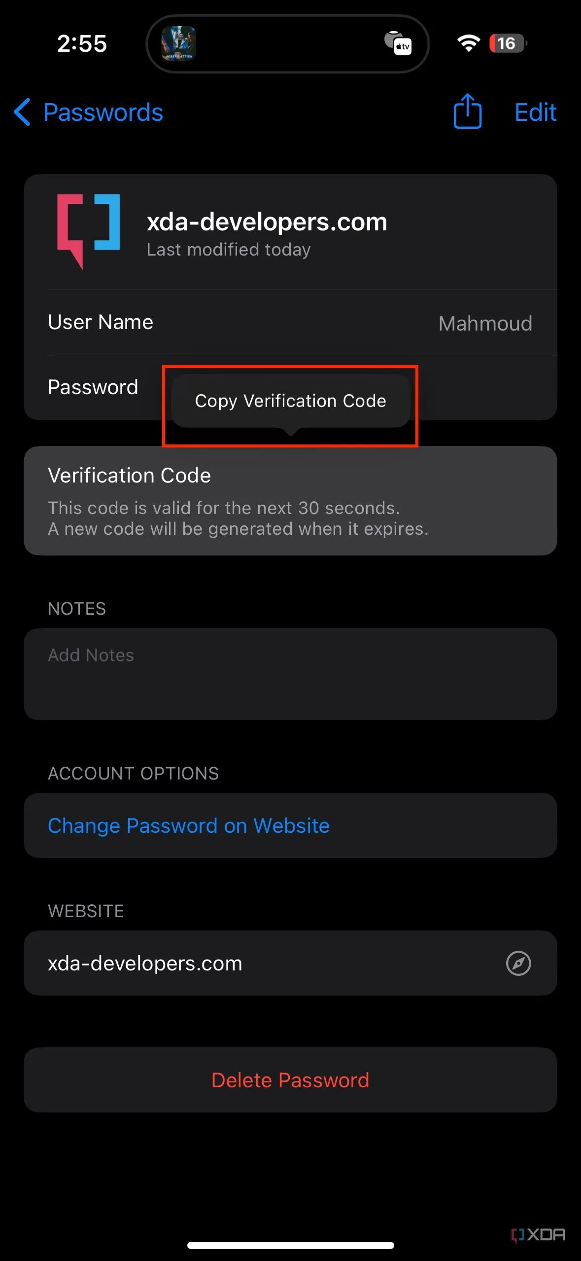 Giao diện cài đặt iOS hiển thị tùy chọn sao chép mã xác thực, minh họa tính năng tiện lợi của ứng dụng 2FA