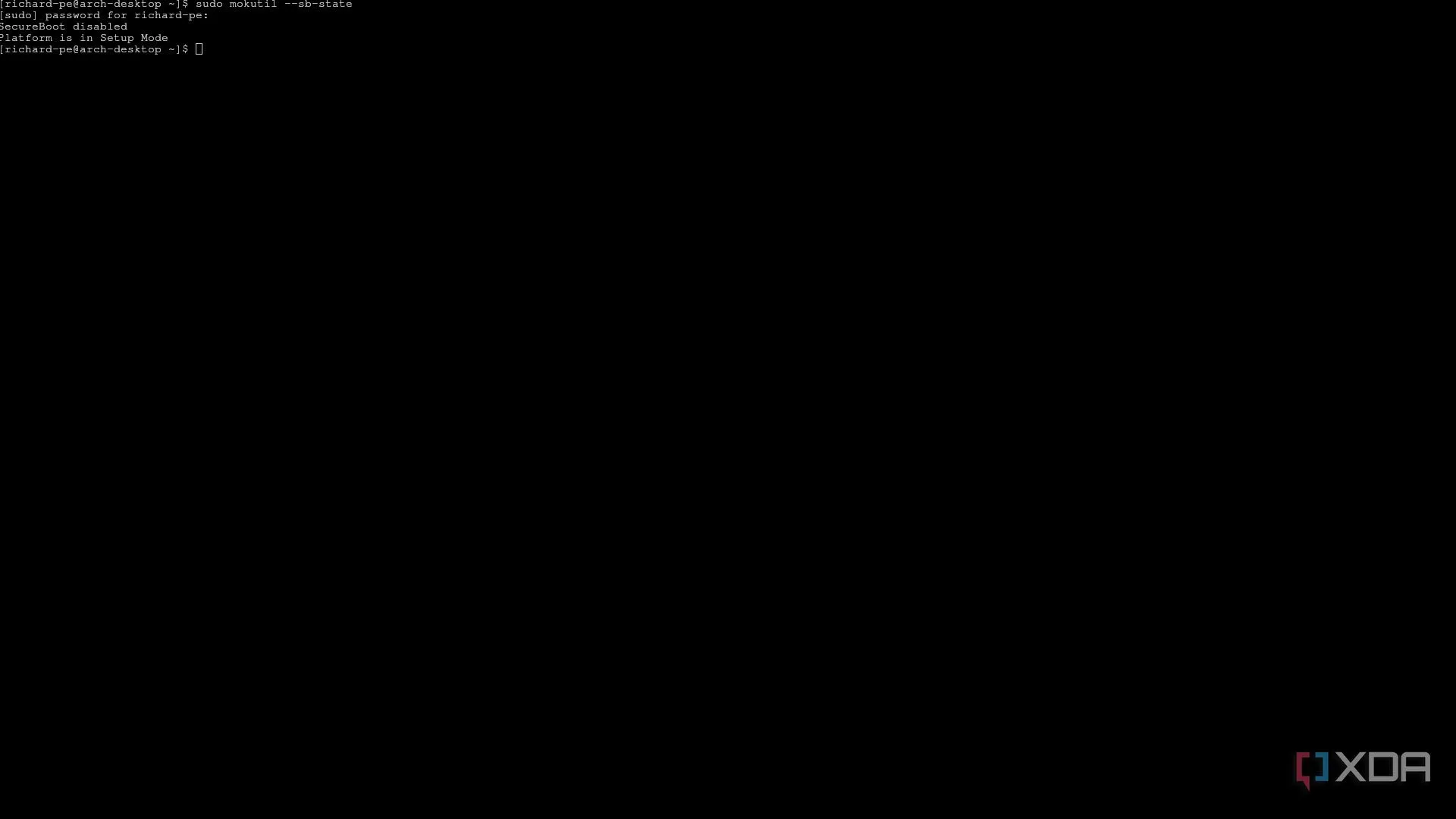Giao diện dòng lệnh trên Arch Linux với lệnh 'mokutil --sb-state' hiển thị trạng thái Secure Boot đã bị vô hiệu hóa.