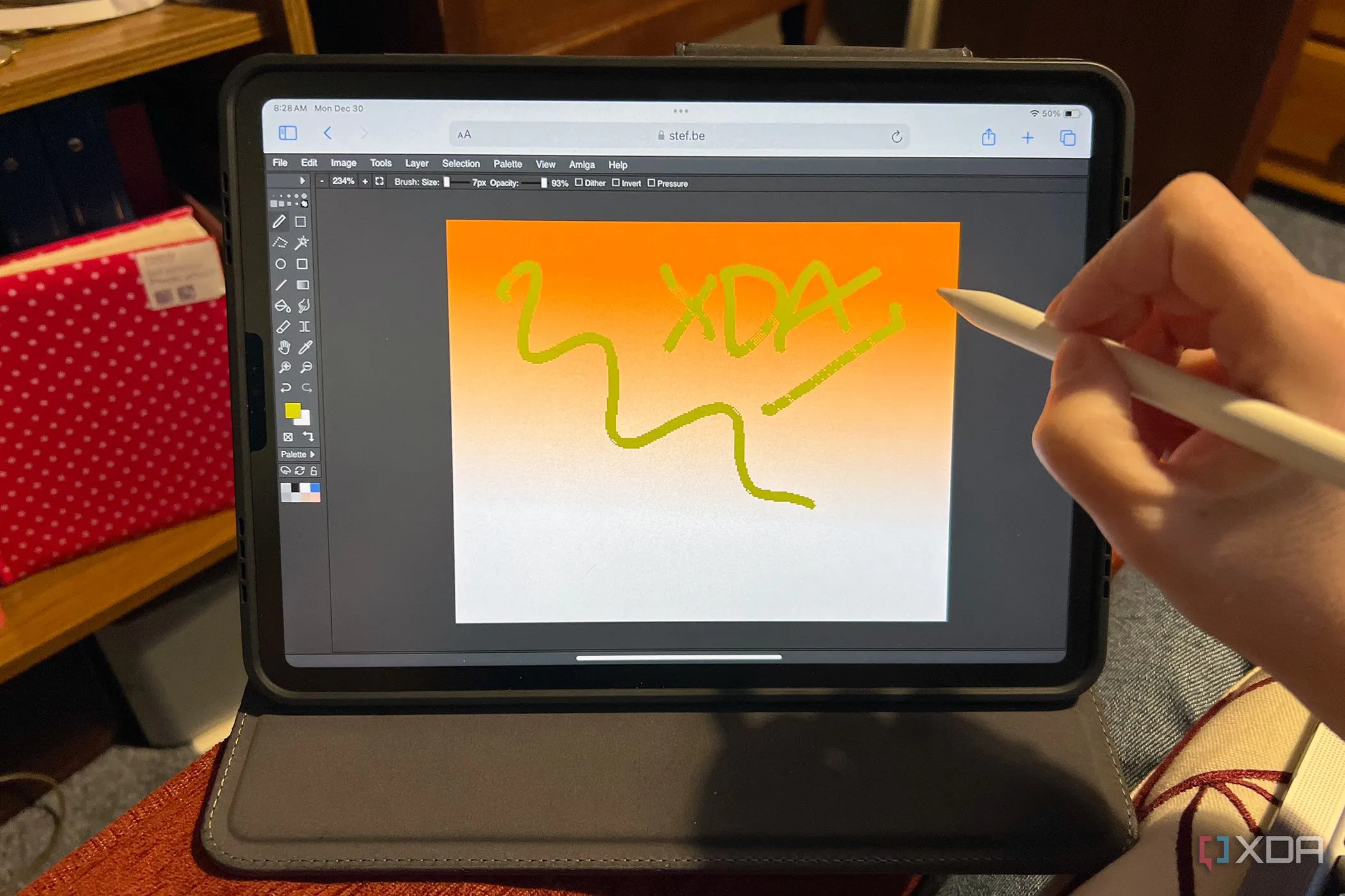Giao diện DPaint JS trên trình duyệt iPad Pro