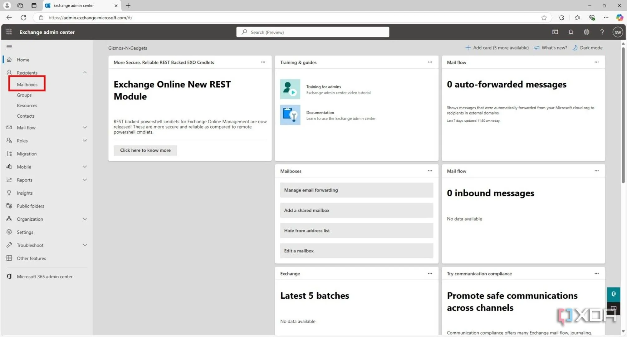 Giao diện Exchange admin center, mục &quot;Mailboxes&quot; được chọn, hiển thị danh sách các hộp thư