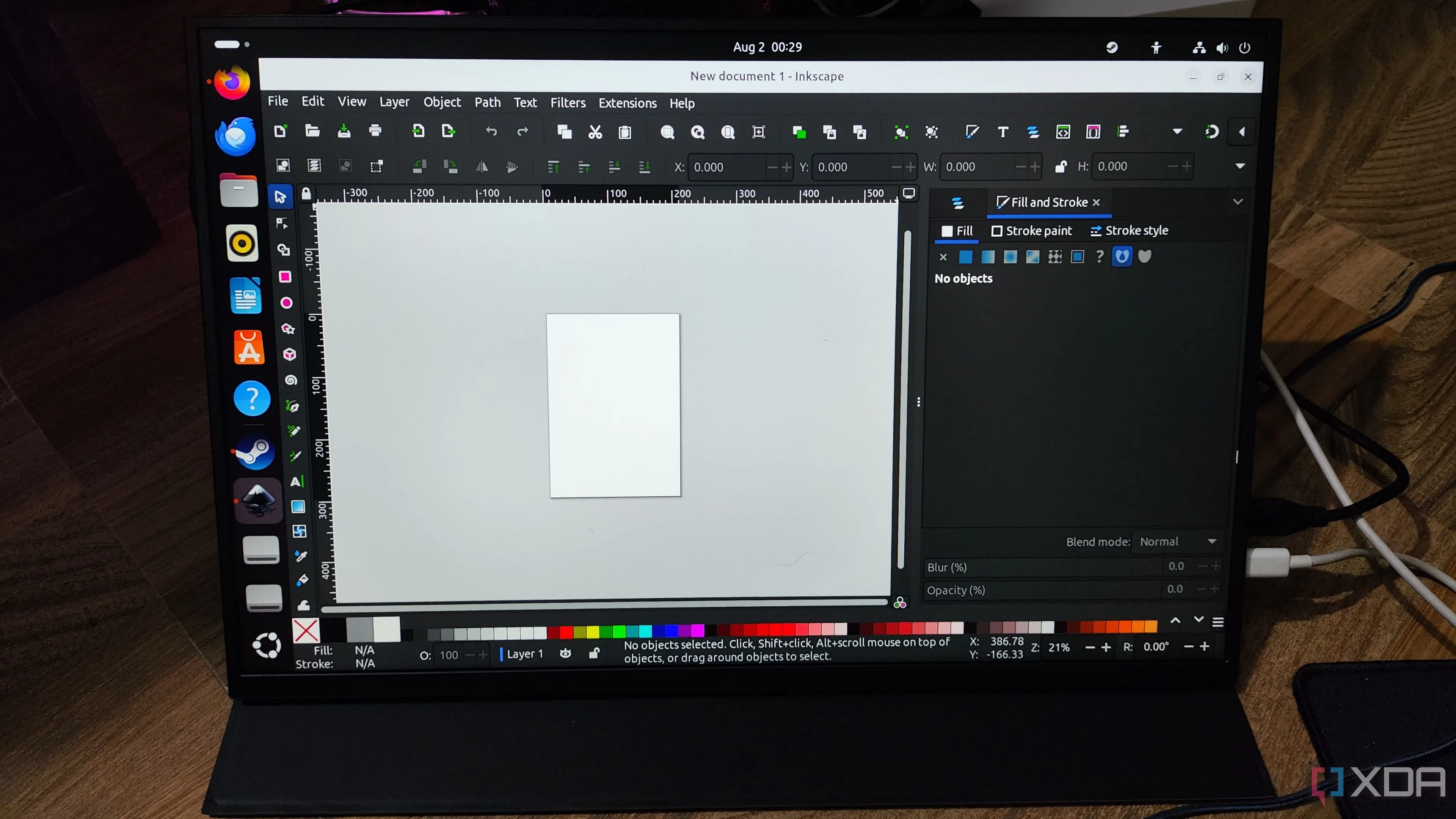 Giao diện người dùng Inkscape hiển thị trên màn hình Uperfect UGame K118, một phần mềm thiết kế vector thay thế Illustrator.