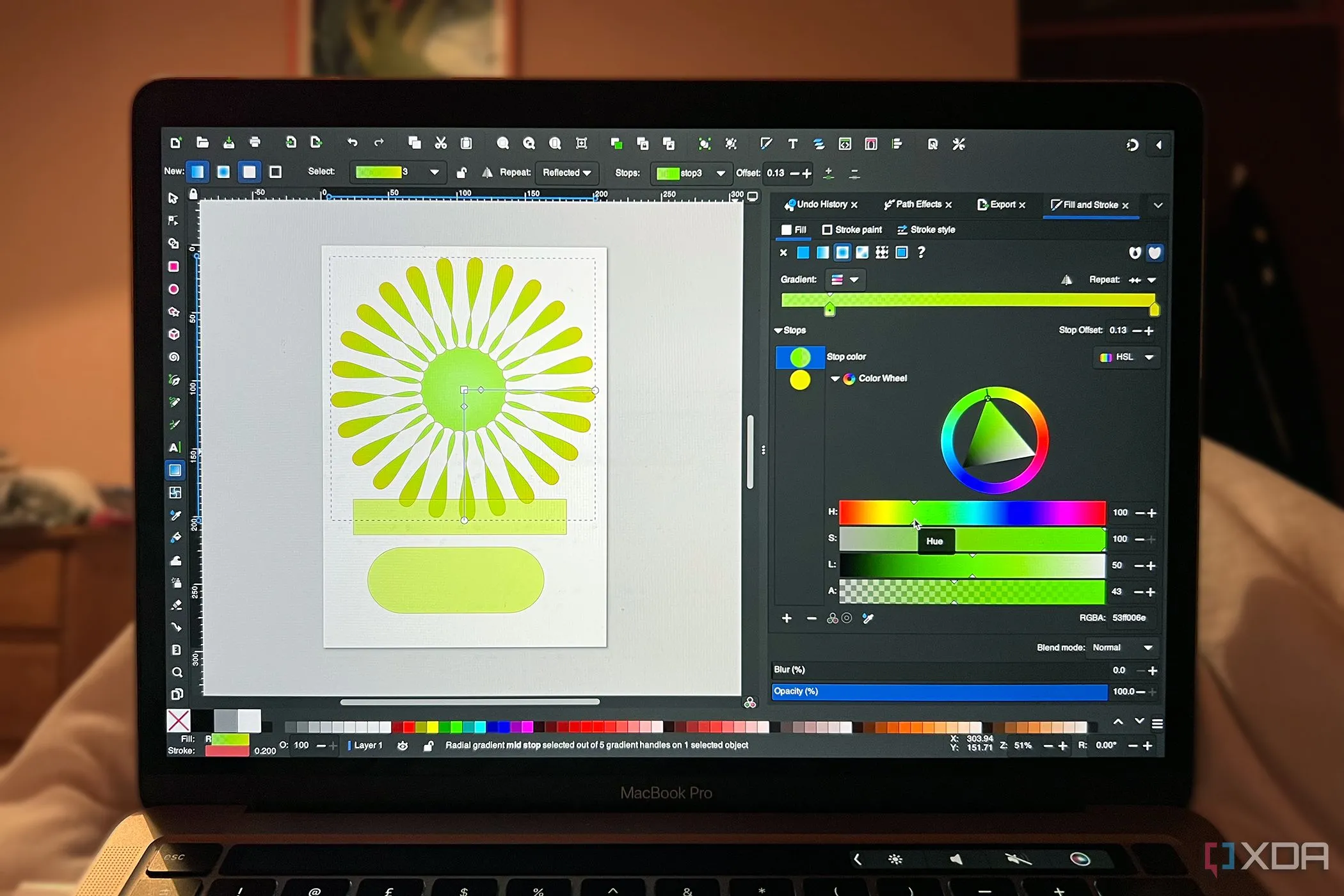Giao diện phần mềm đồ họa vector Inkscape đang chạy trên MacBook, hiển thị các công cụ chỉnh sửa