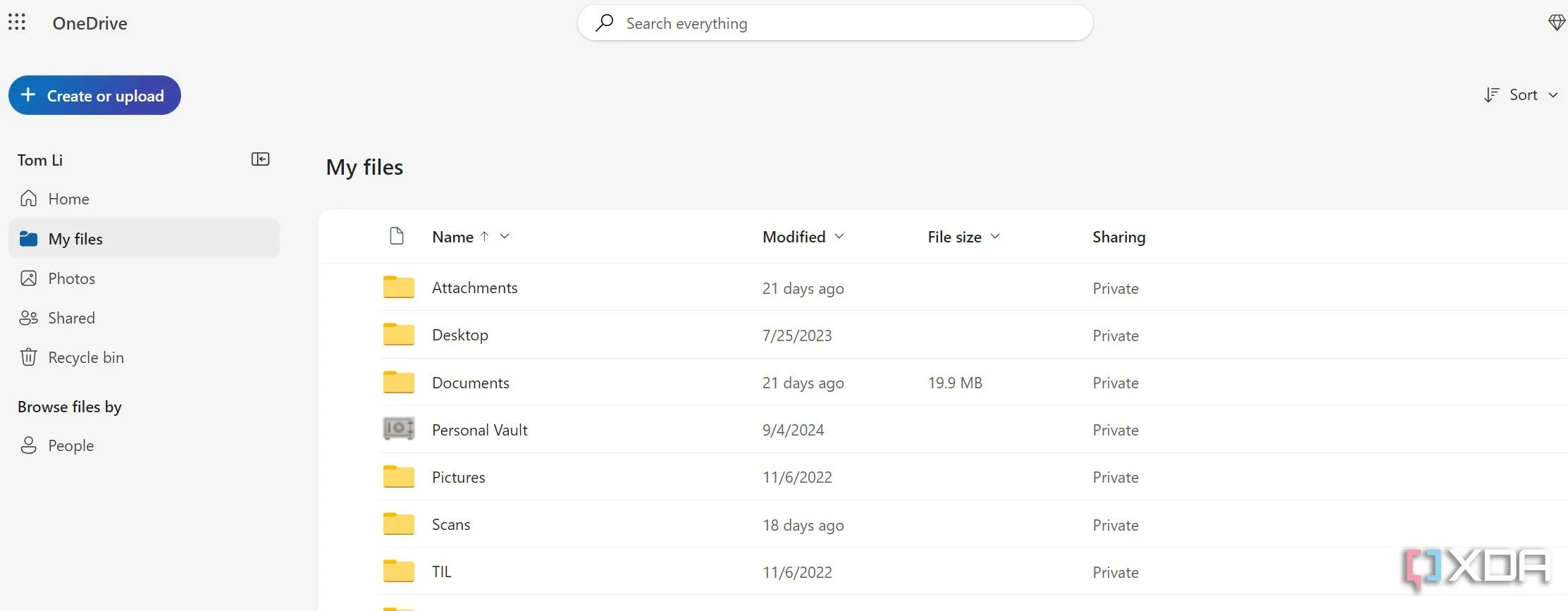 Giao diện thư mục Microsoft OneDrive hiển thị các tùy chọn chia sẻ file Excel