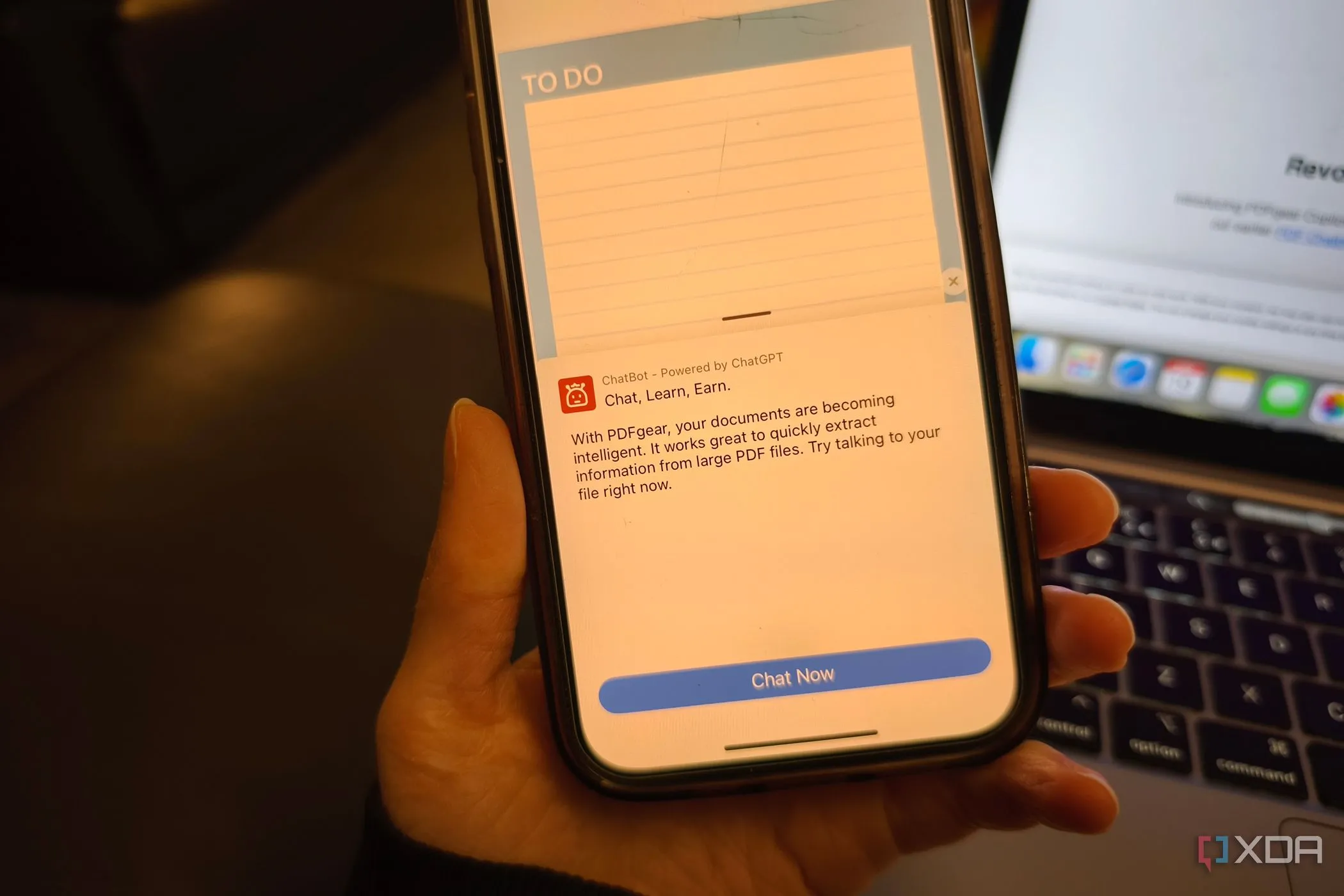 Giao diện tính năng Chatbot AI của PDFgear, cho phép người dùng tương tác trực tiếp với tài liệu PDF để tóm tắt hoặc chỉnh sửa.