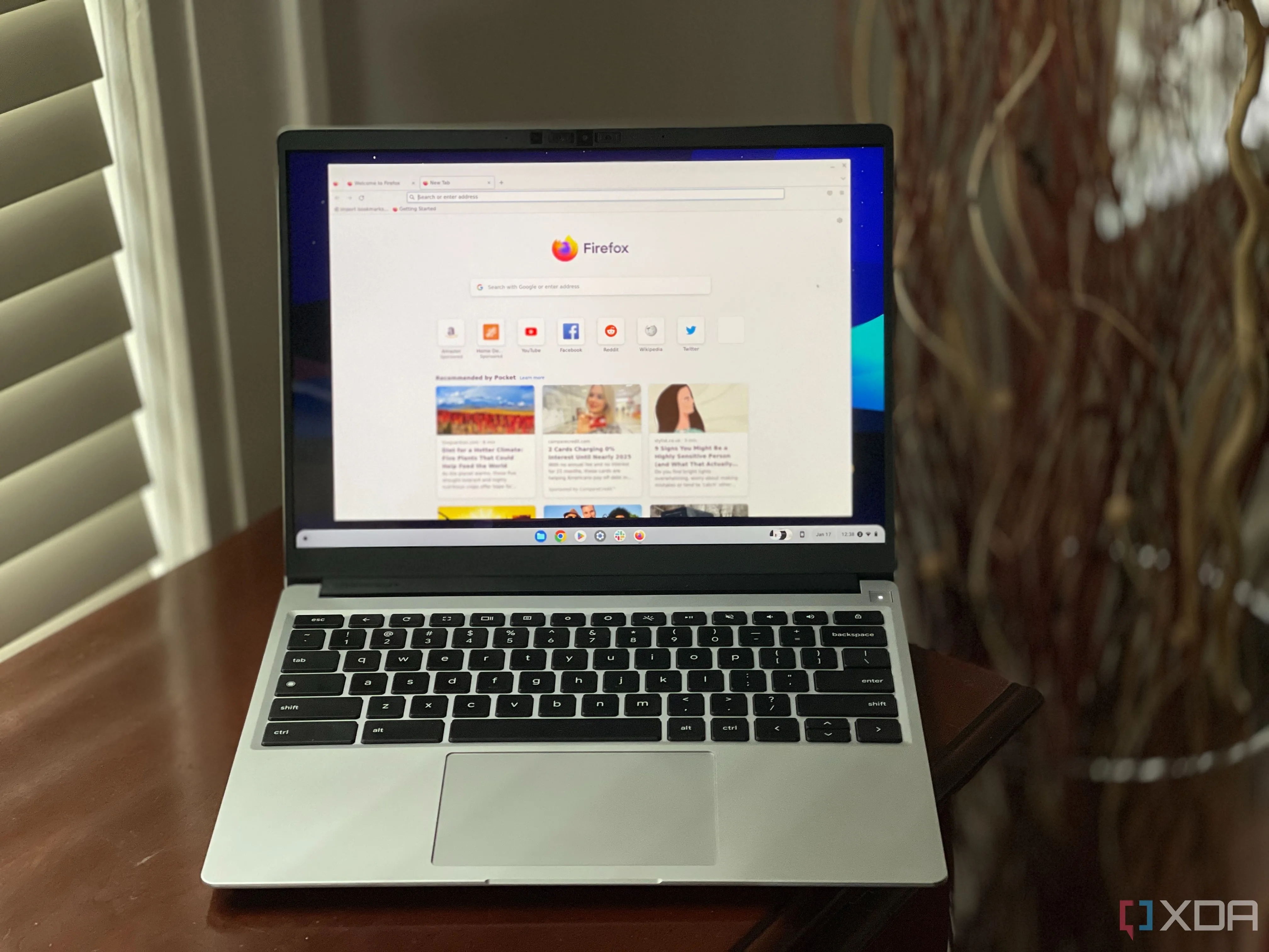 Giao diện trình duyệt Tor Browser đang hoạt động trên Framework Chromebook, biểu tượng cho việc truy cập internet an toàn