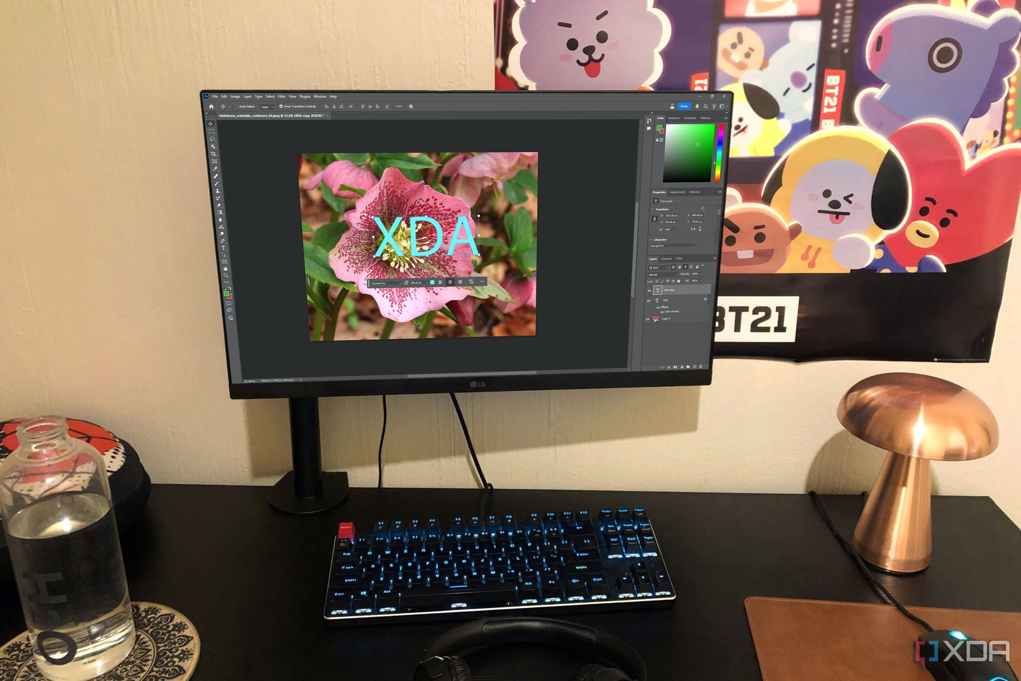 Giao diện ứng dụng Photoshop trên máy tính để bàn, gợi nhắc về sự phụ thuộc vào thuê bao Adobe